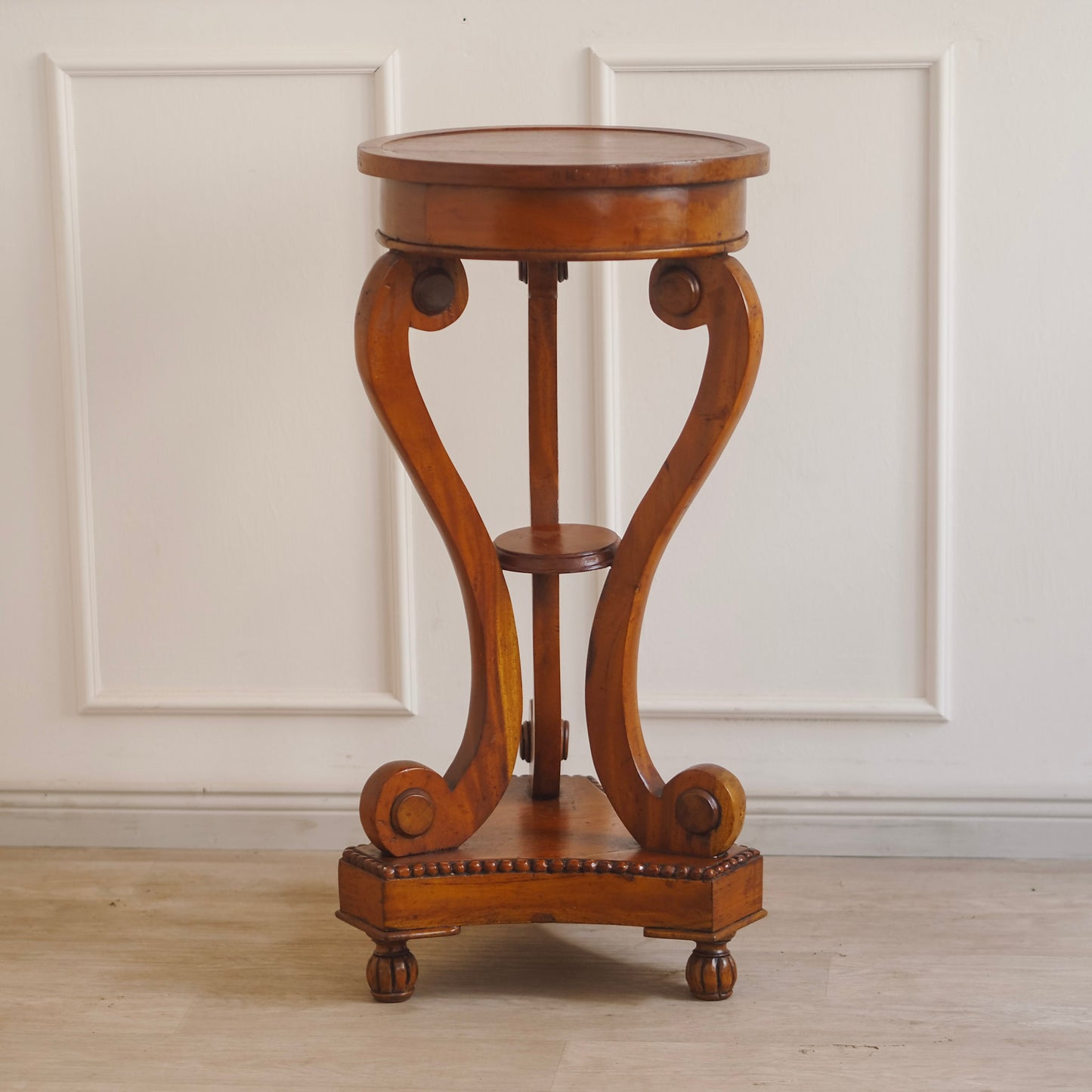 REPRO 1890 - Antiker Beistelltisch Blumenhocker im Biedermeier Stil