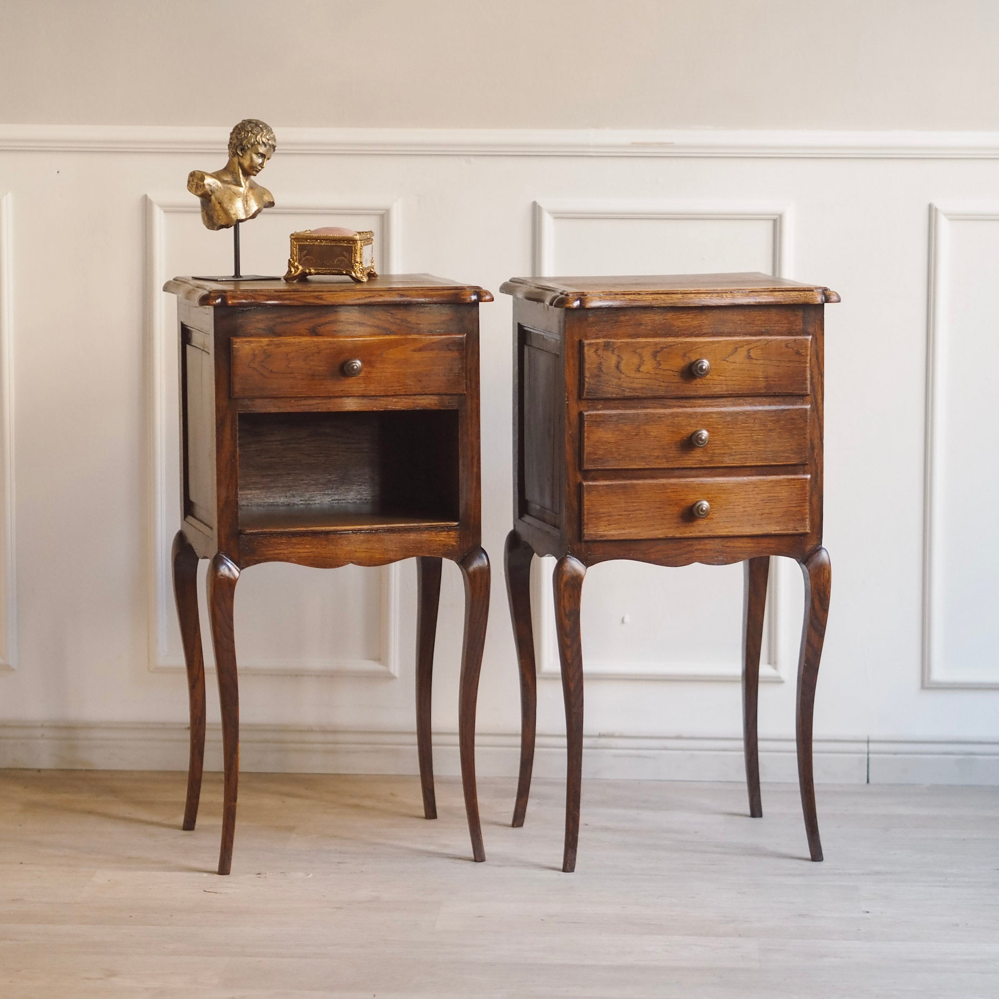 EPOCHE 1920 - Antikes Paar französischer Nachttische - Vintage Nachtschrank Set