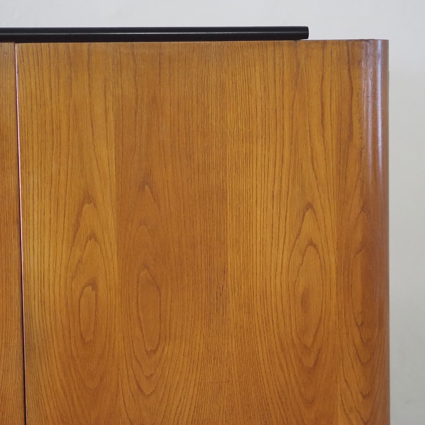 EPOCHE 1940 - Eleganter Art Déco Kleiderschrank 3türig