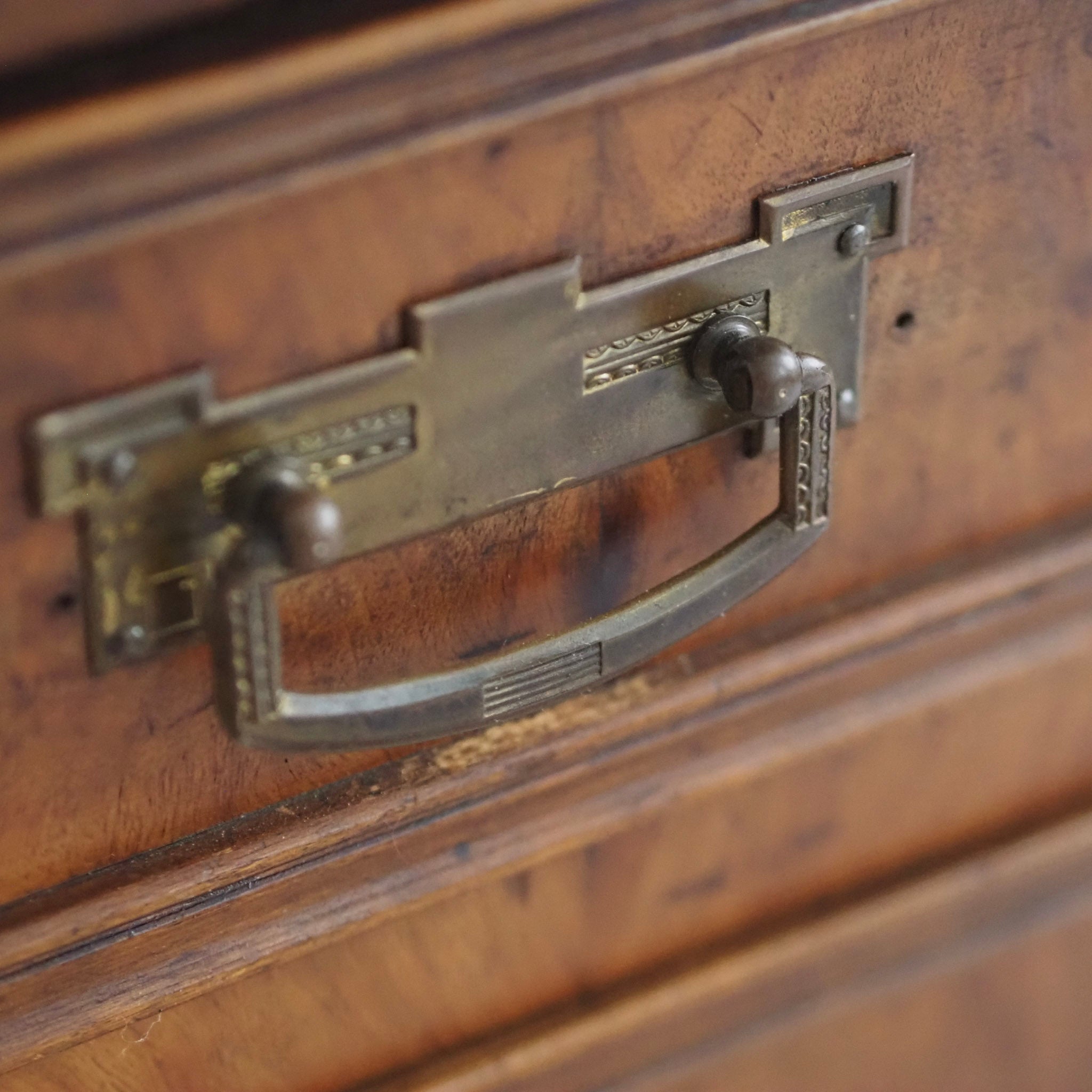 EPOCHE 1880 - Antike Spiegelkommode mit weißem Marmor aus der Gründerzeit