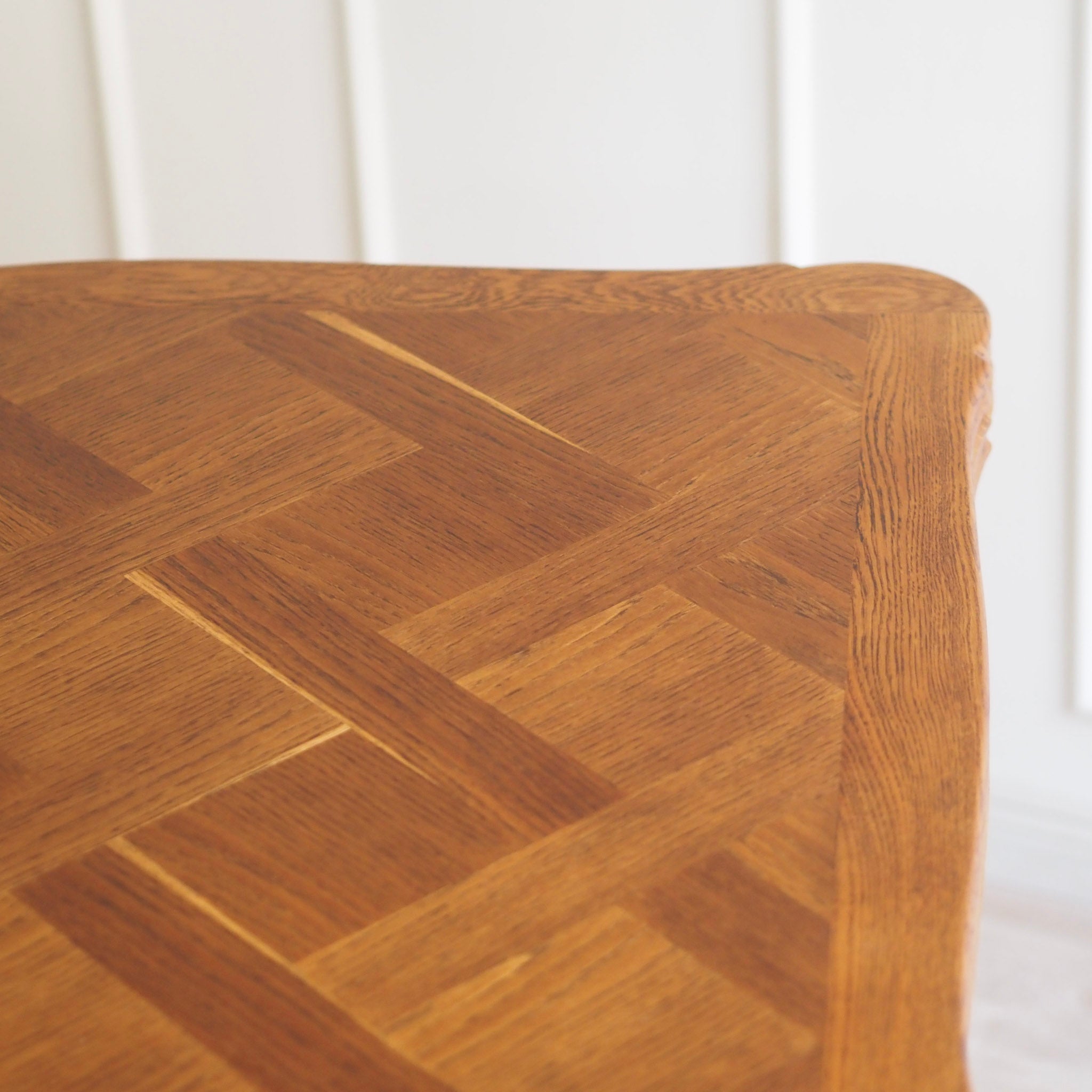 EPOCHE 1920 - Französischer Landhaus Esstisch in mintgrün mit heller Intarsienplatte