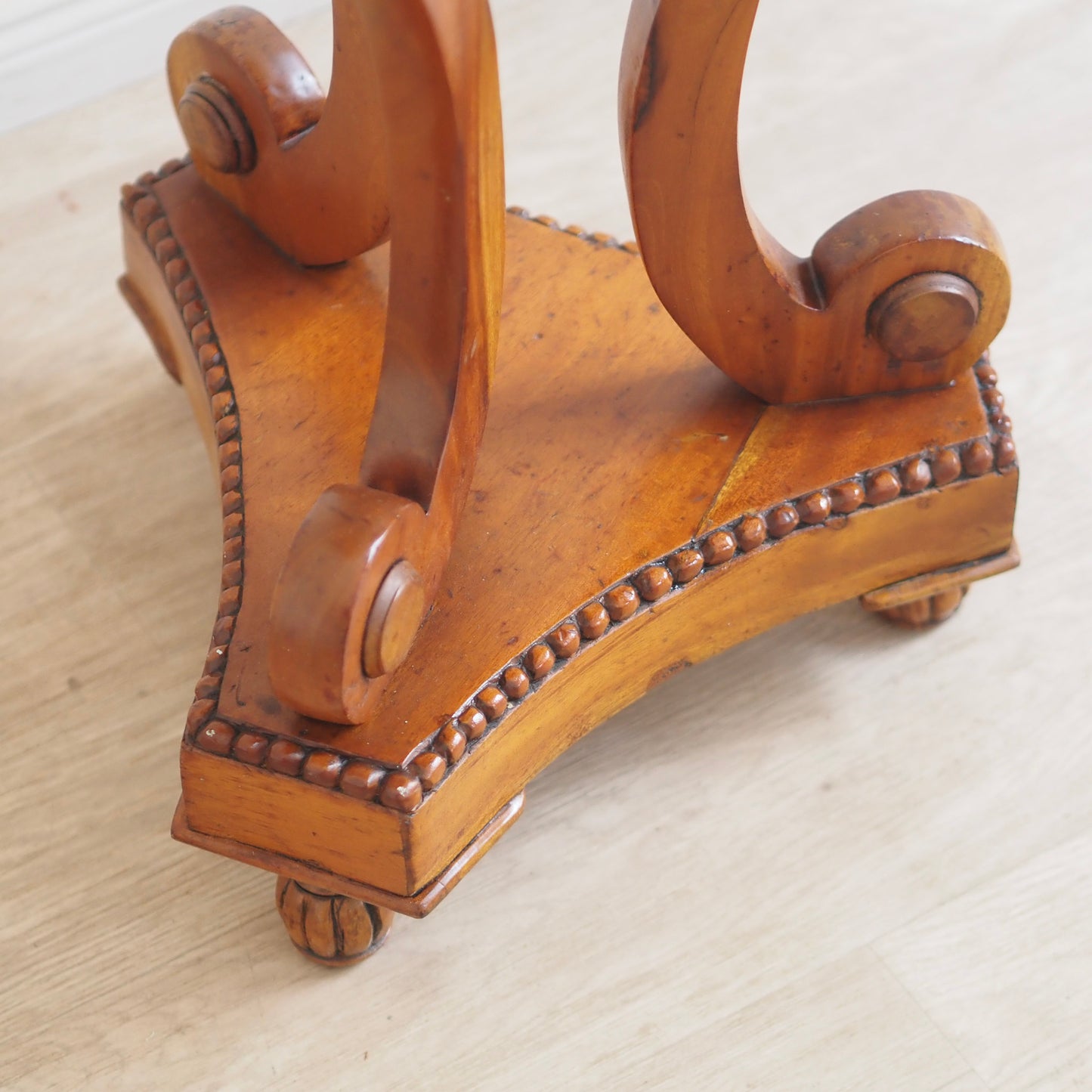 REPRO 1890 - Antiker Beistelltisch Blumenhocker im Biedermeier Stil