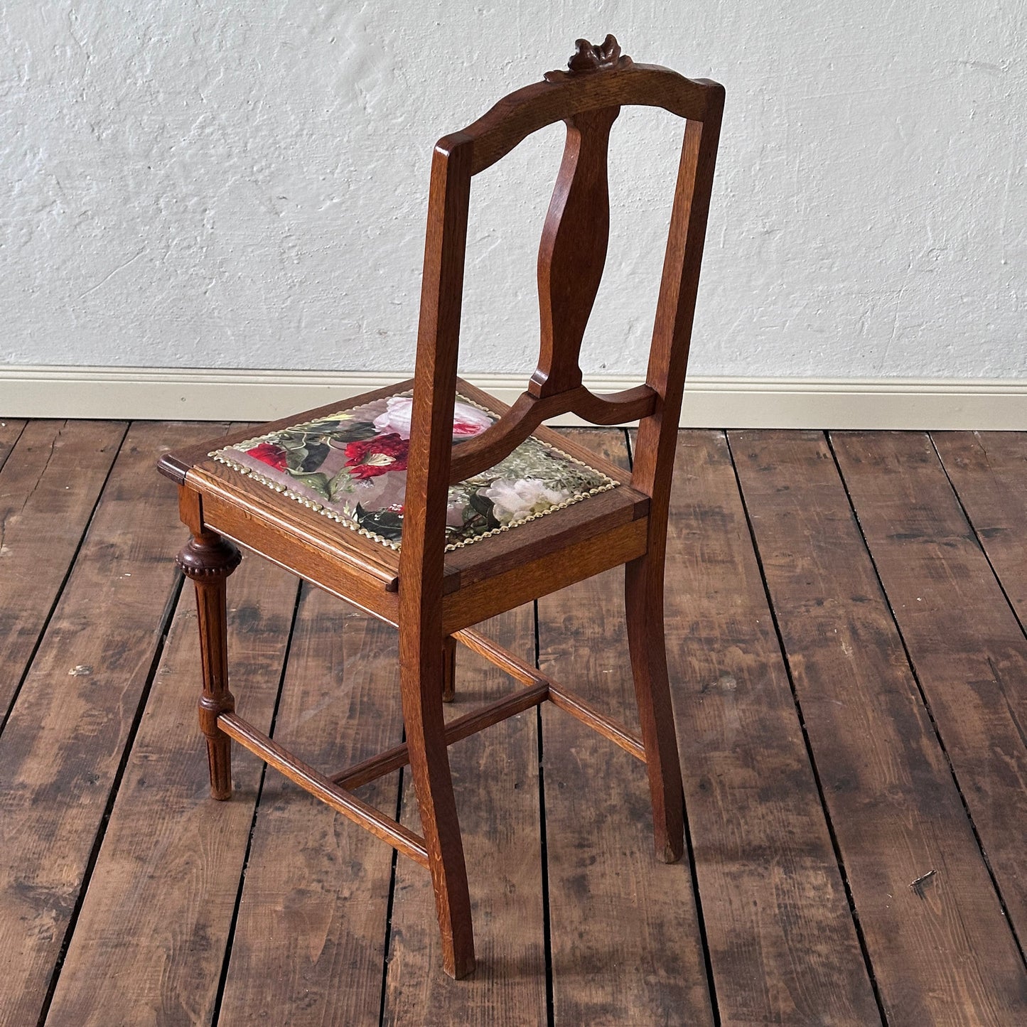 EPOCHE 1900 - Antikes Jugendstil Stuhlset mit neuem Blumenpolster