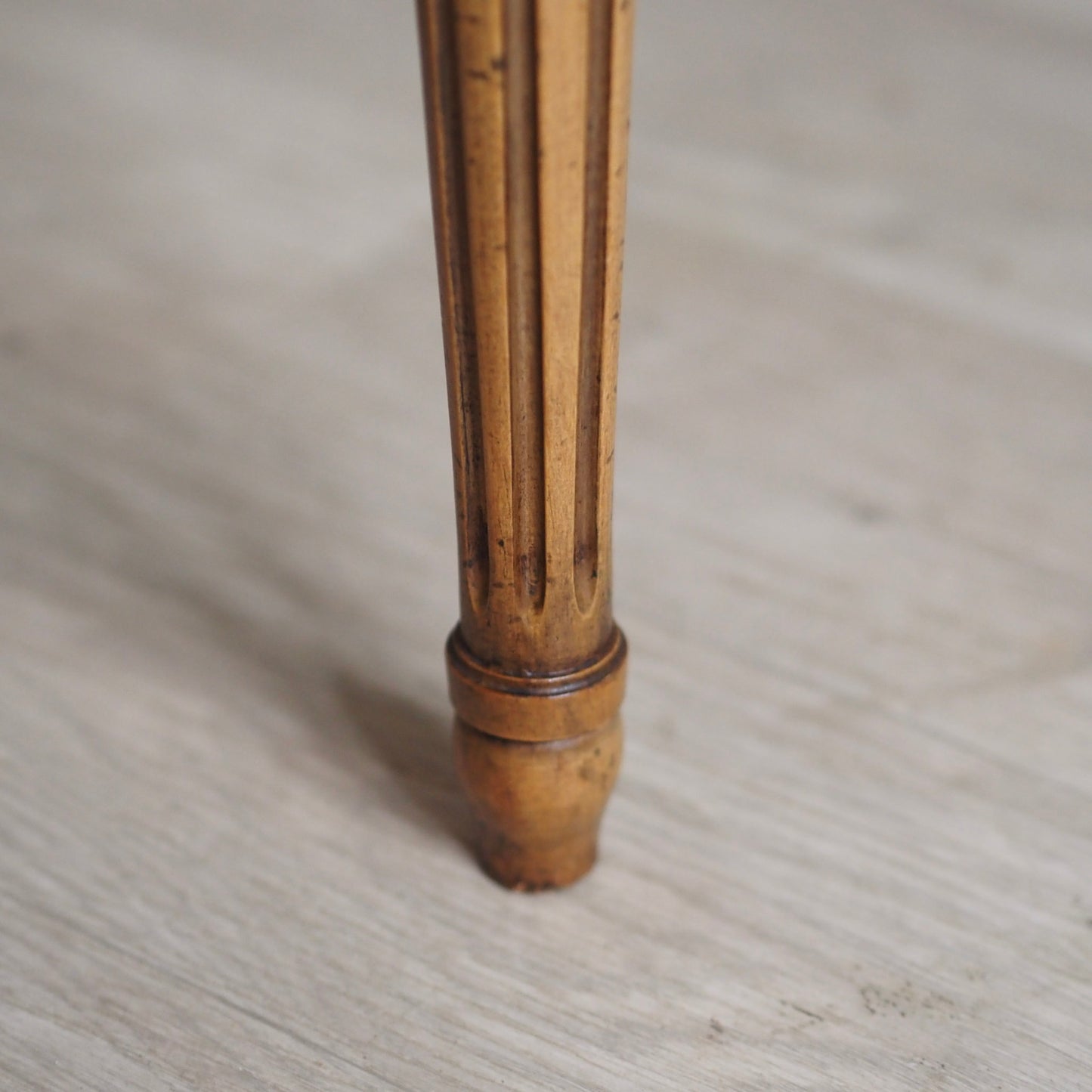 EPOCHE 1890 - Französische Louis XVI Sessel mit graugrünem Samt, Set