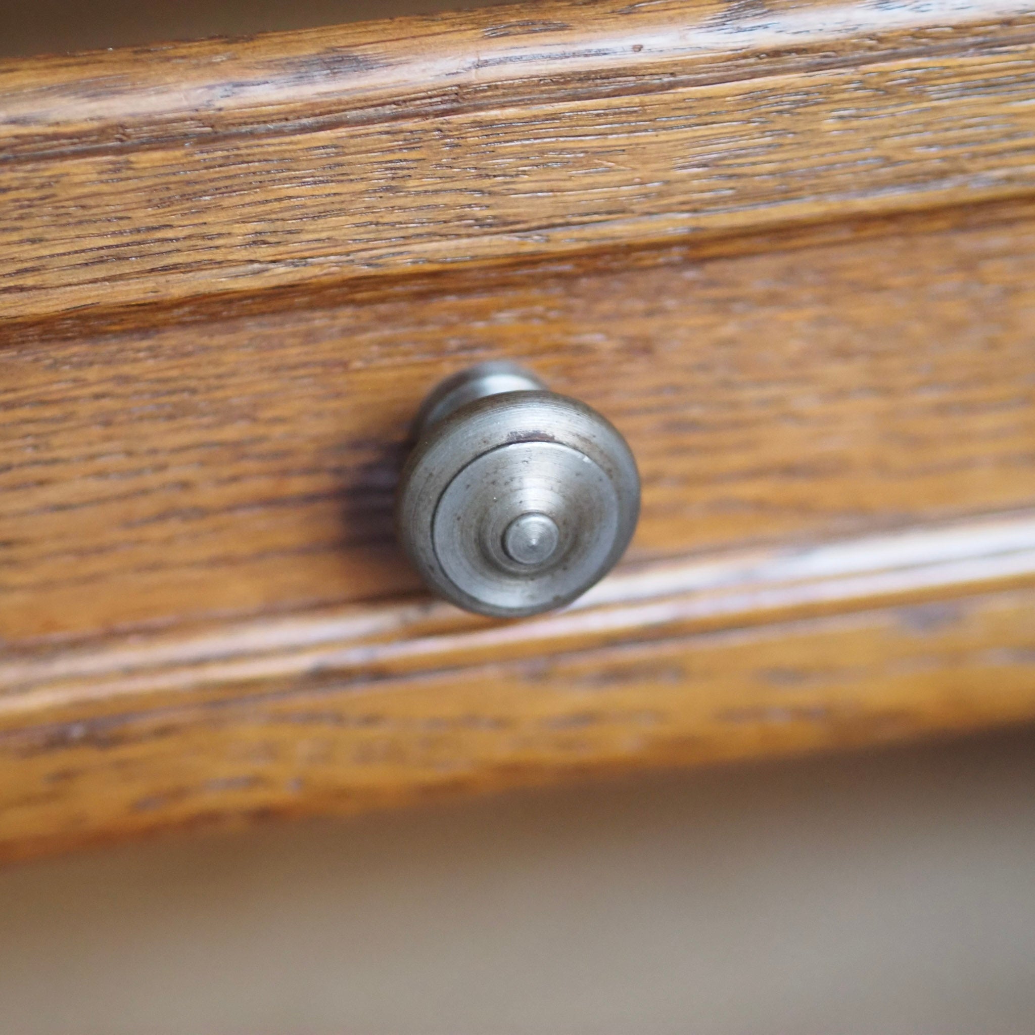 EPOCHE 1920 - Französische Vintage Nachttische - Nachtschrank Set mit Fischgrätmuster