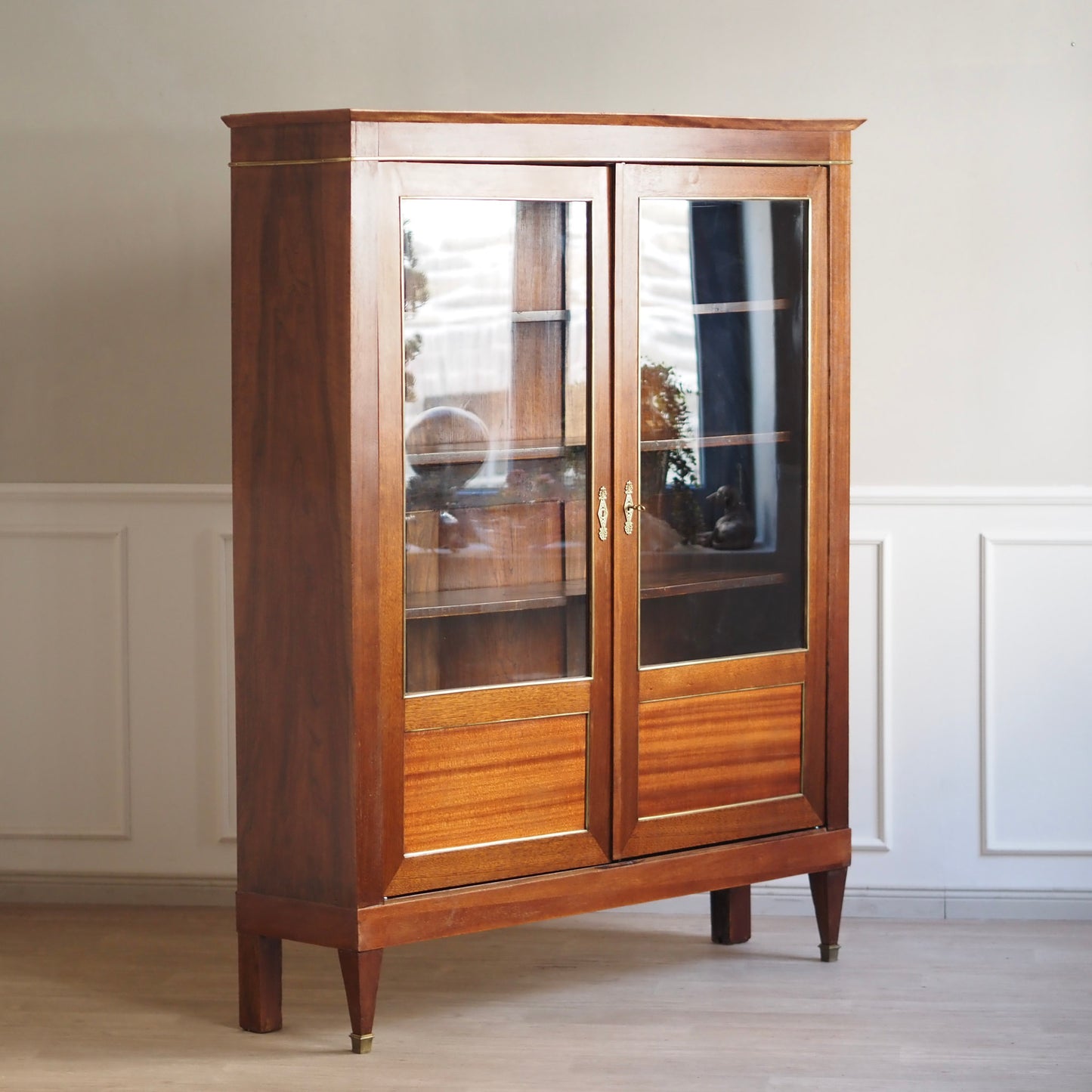 EPOCHE 1850 - Französische Vitrine mit Messing, Empire