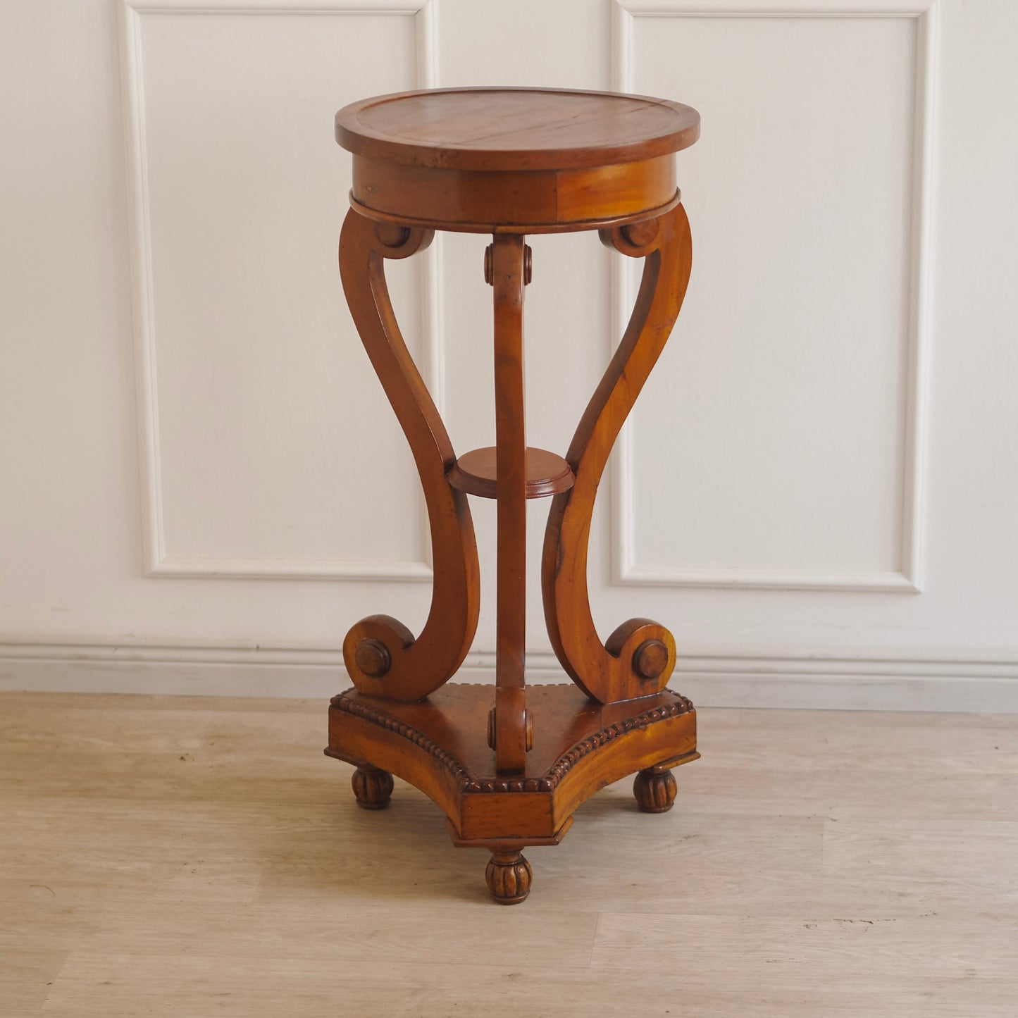 REPRO 1890 - Antiker Beistelltisch Blumenhocker im Biedermeier Stil