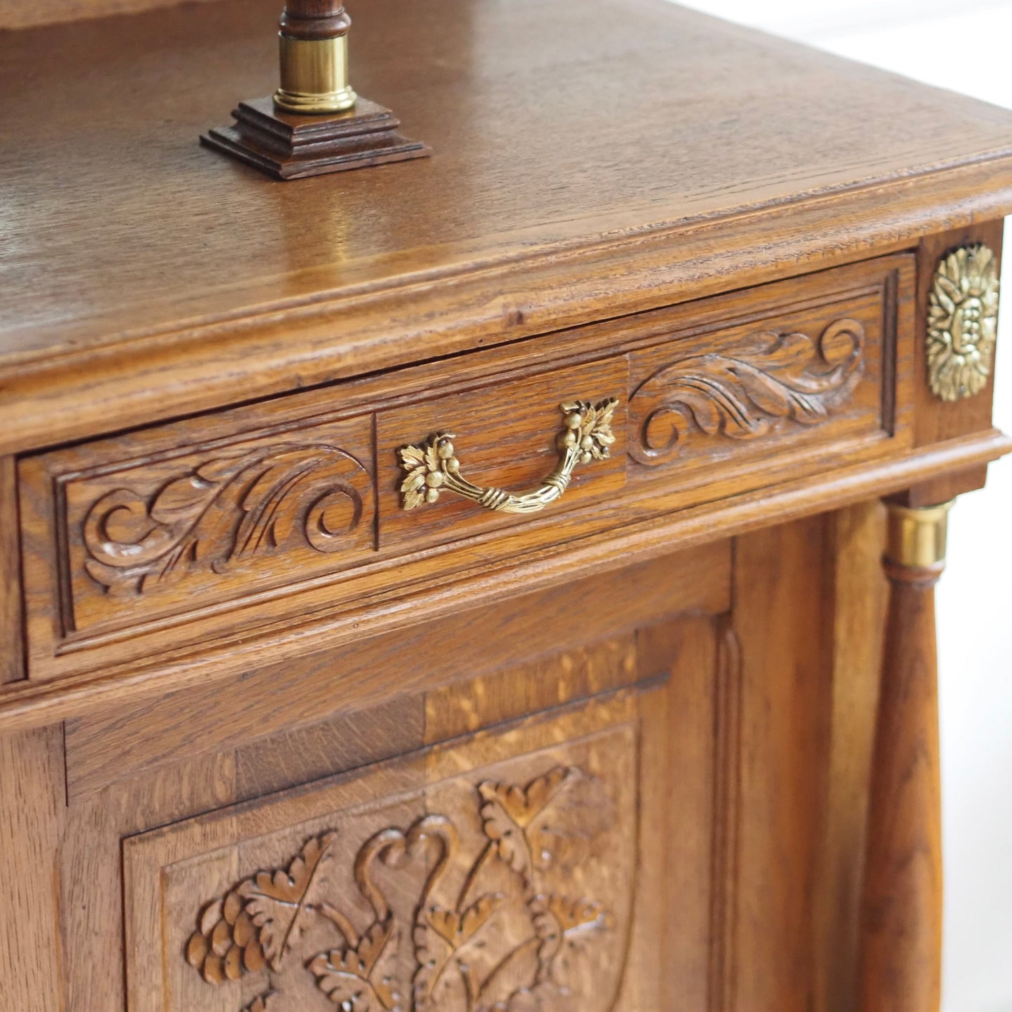 EPOCHE 1900 - Prächtiges Jugendstil Buffet mit Spiegel - Anrichte mit Facettenglas