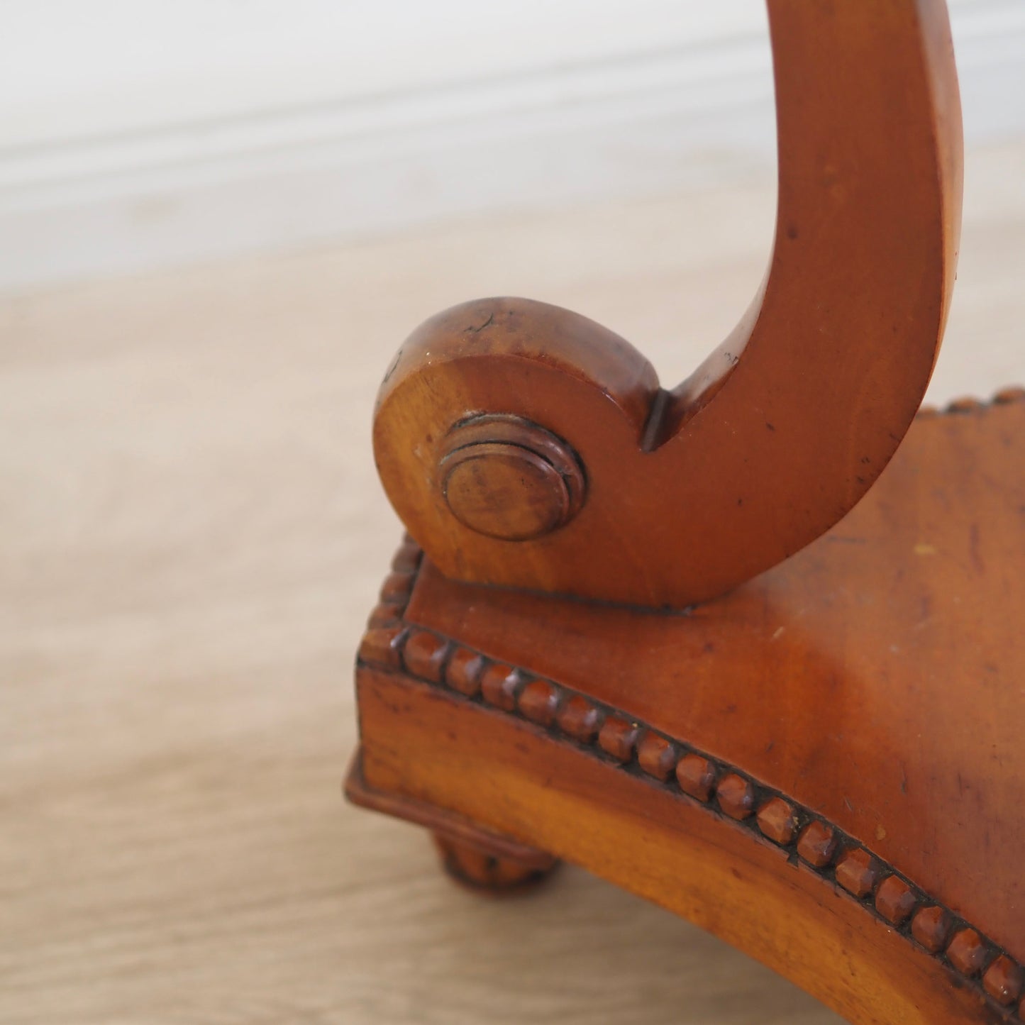 REPRO 1890 - Antiker Beistelltisch Blumenhocker im Biedermeier Stil