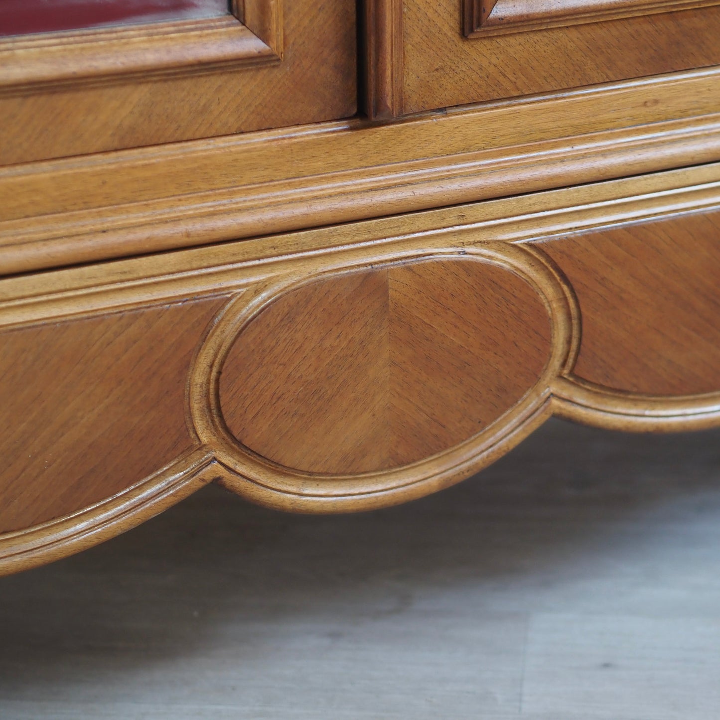 EPOCHE 1890 - Antiker französischer Spiegelschrank im Louis XV Stil