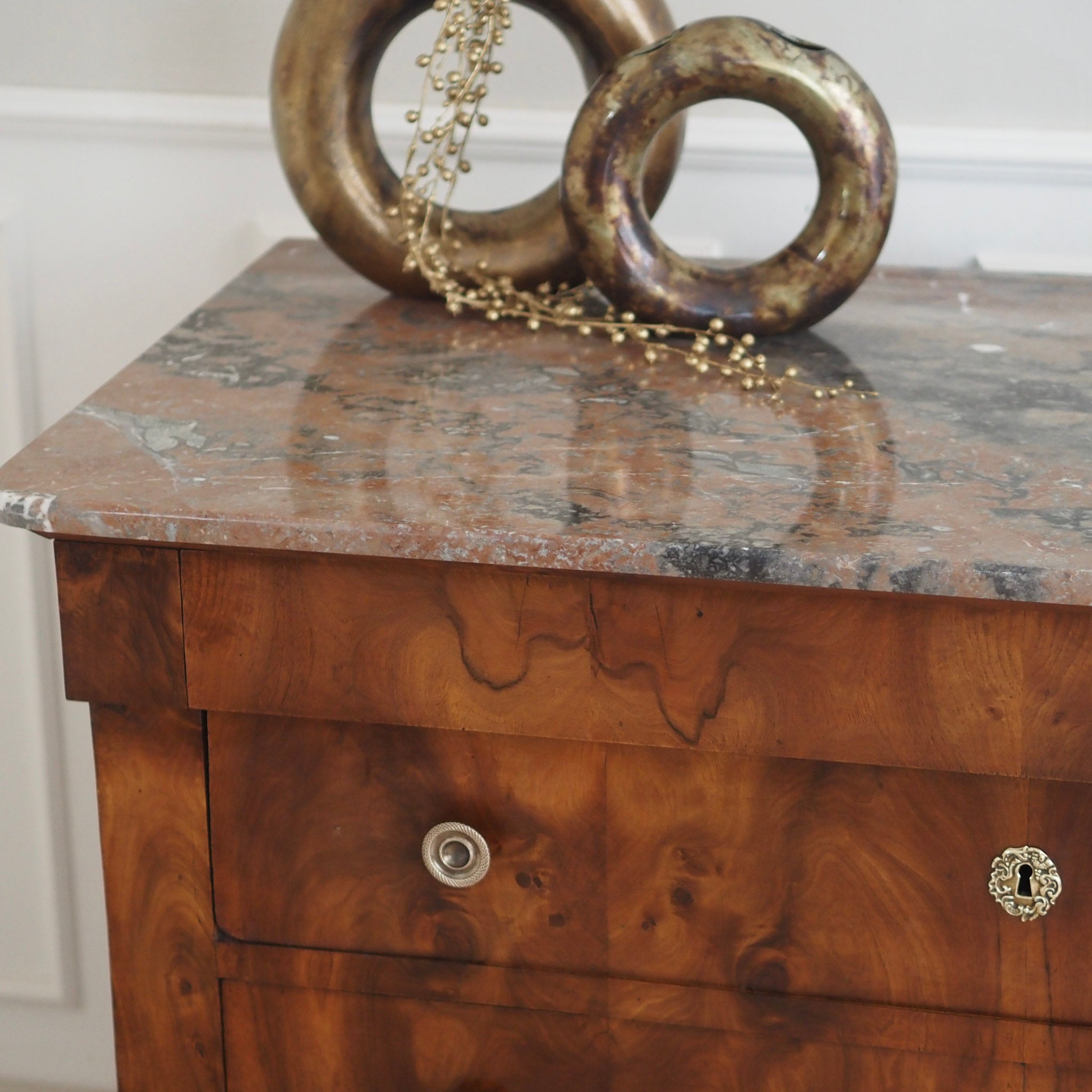 Antike Empire Biedermeier Kommode mit Marmor