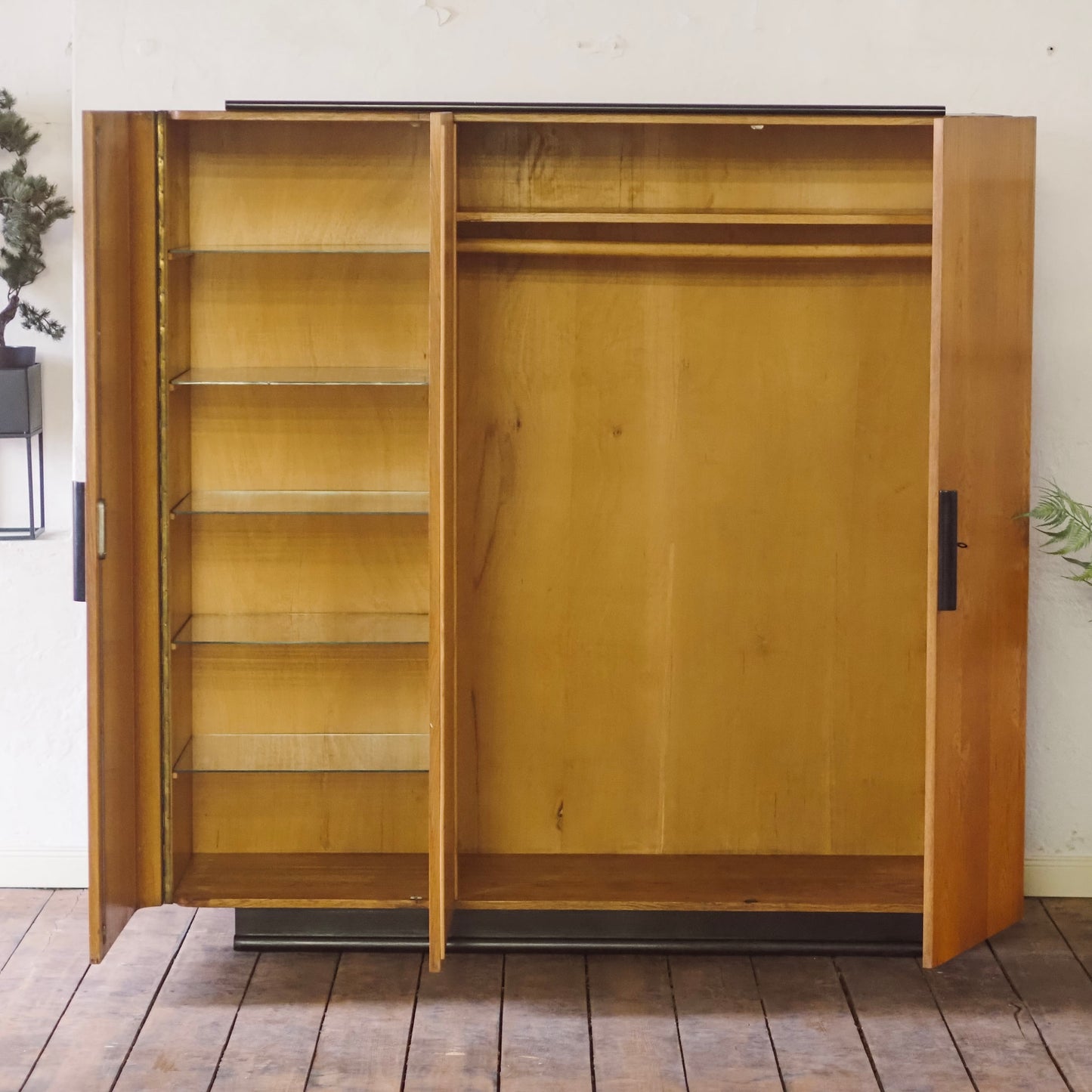 EPOCHE 1940 - Eleganter Art Déco Kleiderschrank 3türig