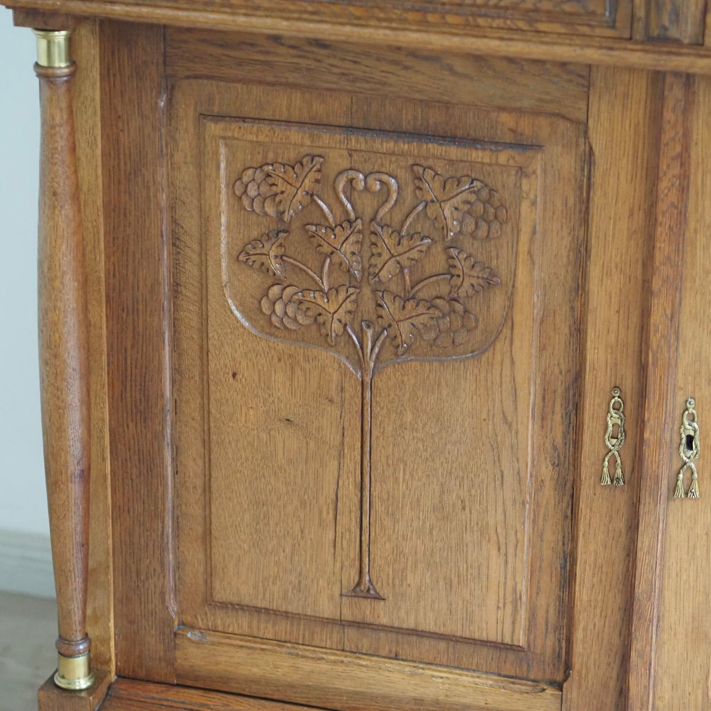 EPOCHE 1900 - Prächtiges Jugendstil Buffet mit Spiegel - Anrichte mit Facettenglas