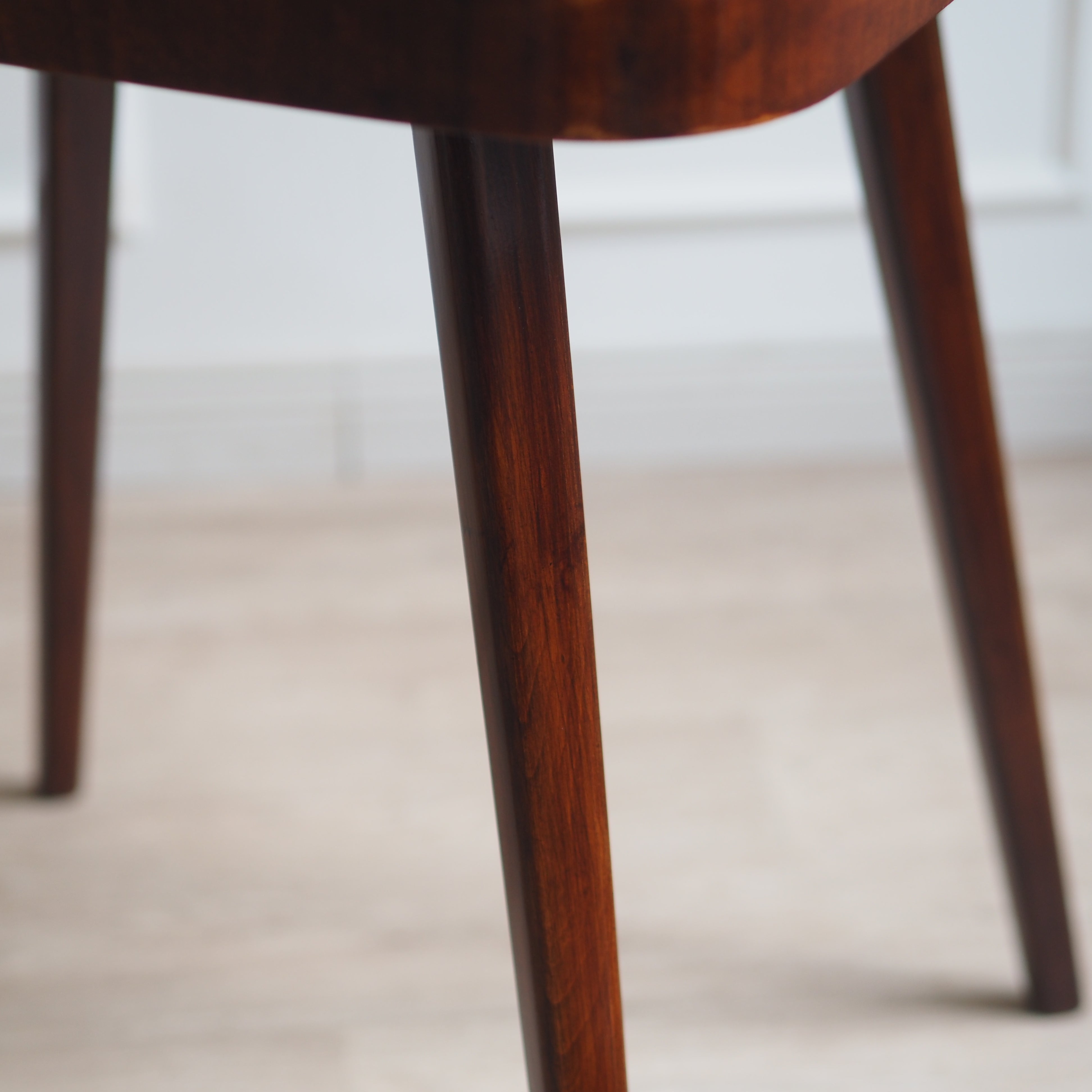 EPOCHE 1960 - Mid Century Beistelltisch mit Glasplatte