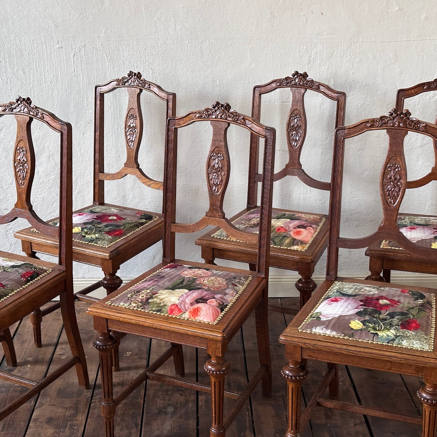 EPOCHE 1900 - Antikes Jugendstil Stuhlset mit neuem Blumenpolster