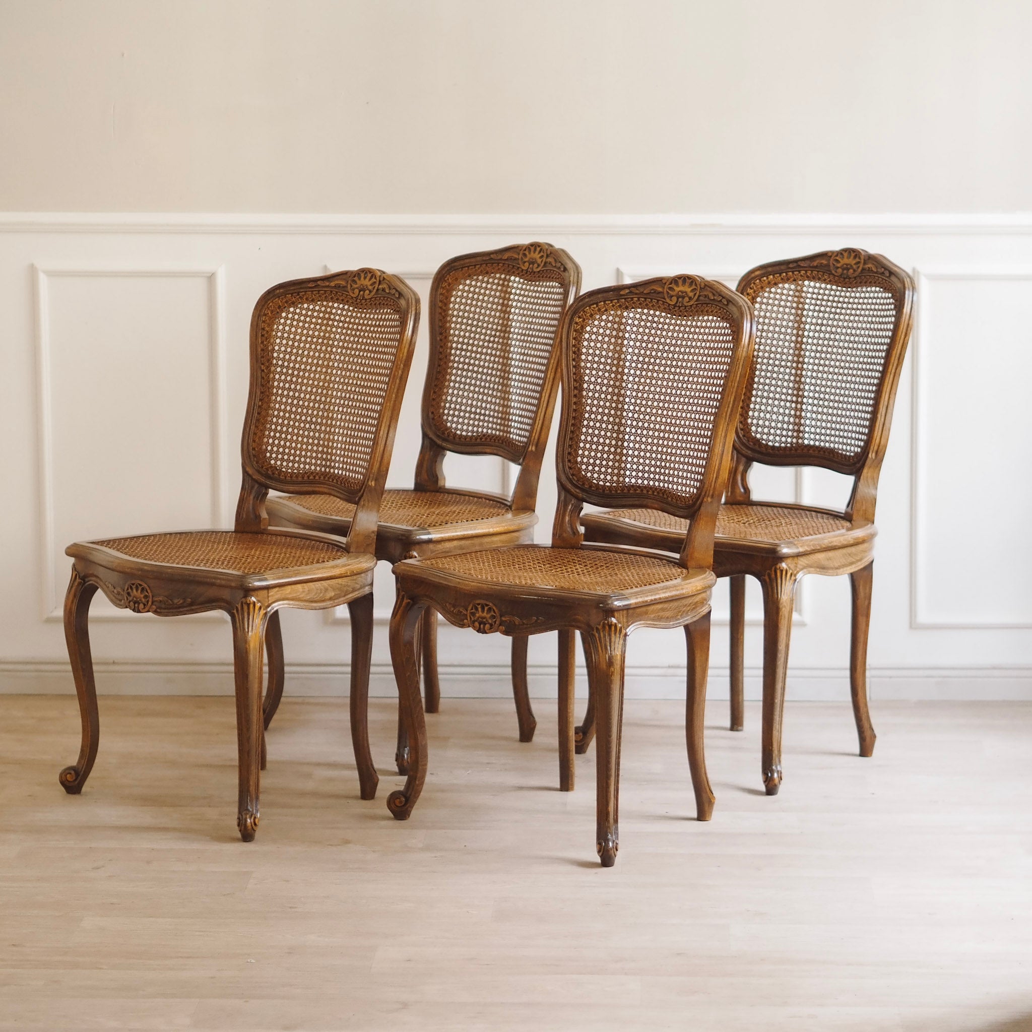 EPOCHE 1920 - 4 Louis XV Stühle mit Wiener Geflecht, Stuhl Set Esszimmer