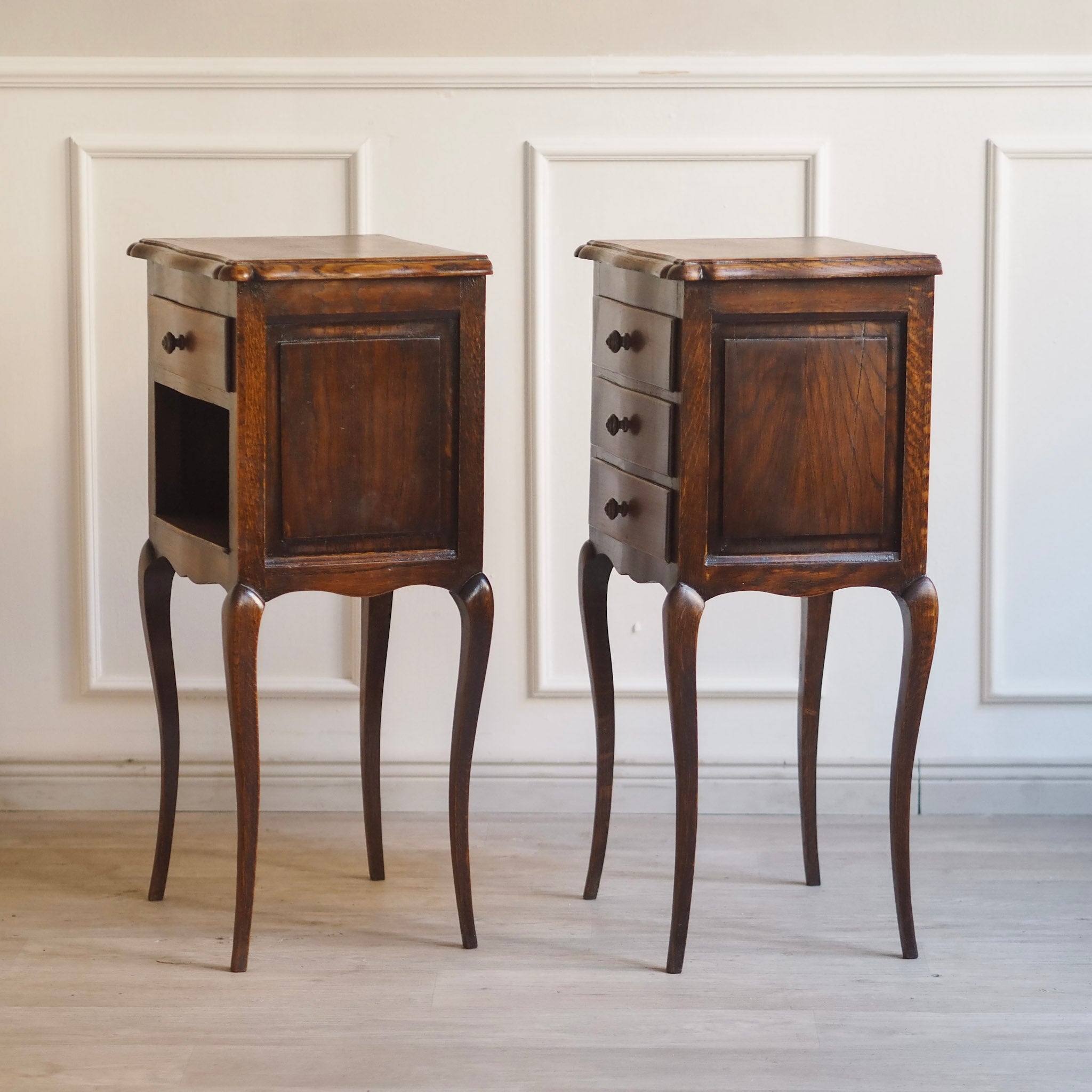 EPOCHE 1920 - Antikes Paar französischer Nachttische - Vintage Nachtschrank Set