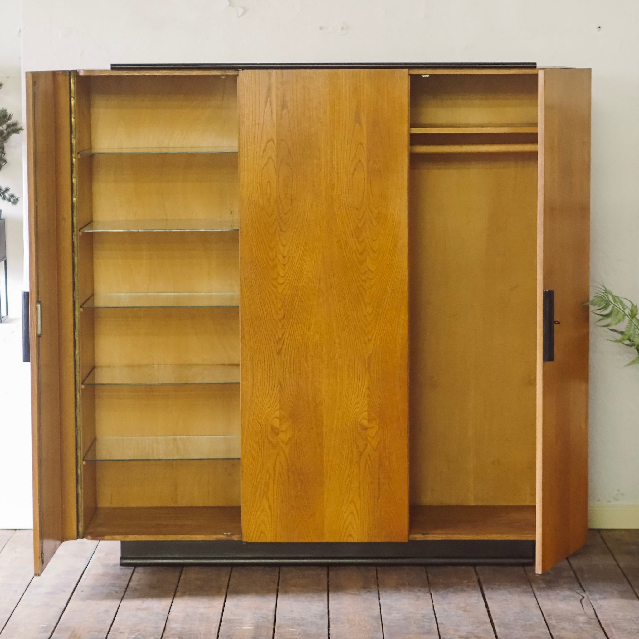 EPOCHE 1940 - Eleganter Art Déco Kleiderschrank 3türig