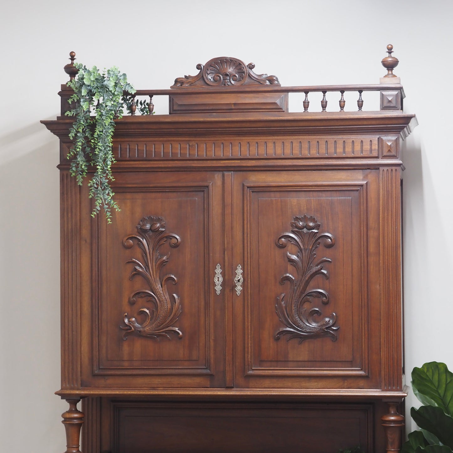 EPOCHE 1890 - Gründerzeit Buffet Kredenz Nussbaum