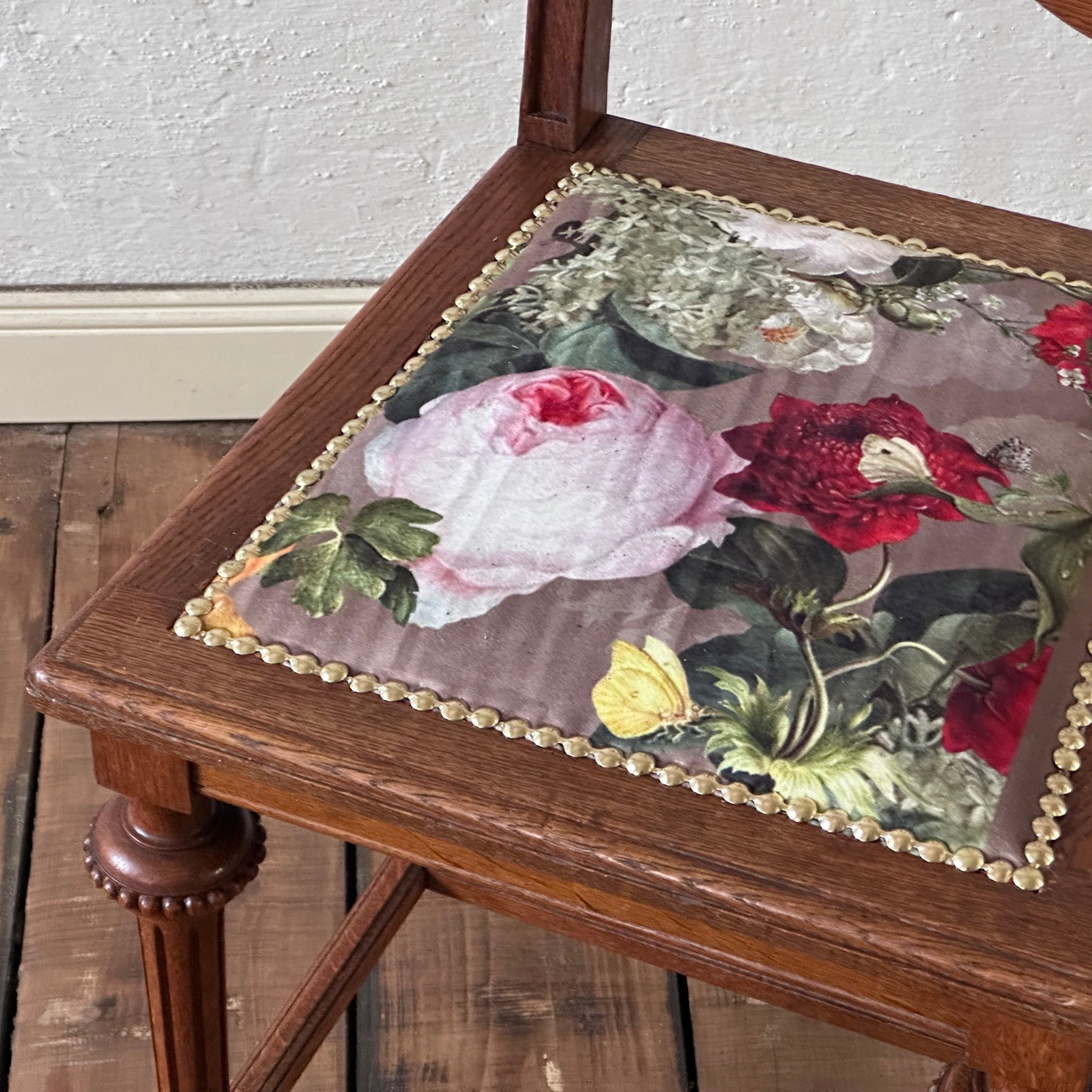 EPOCHE 1900 - Antikes Jugendstil Stuhlset mit neuem Blumenpolster