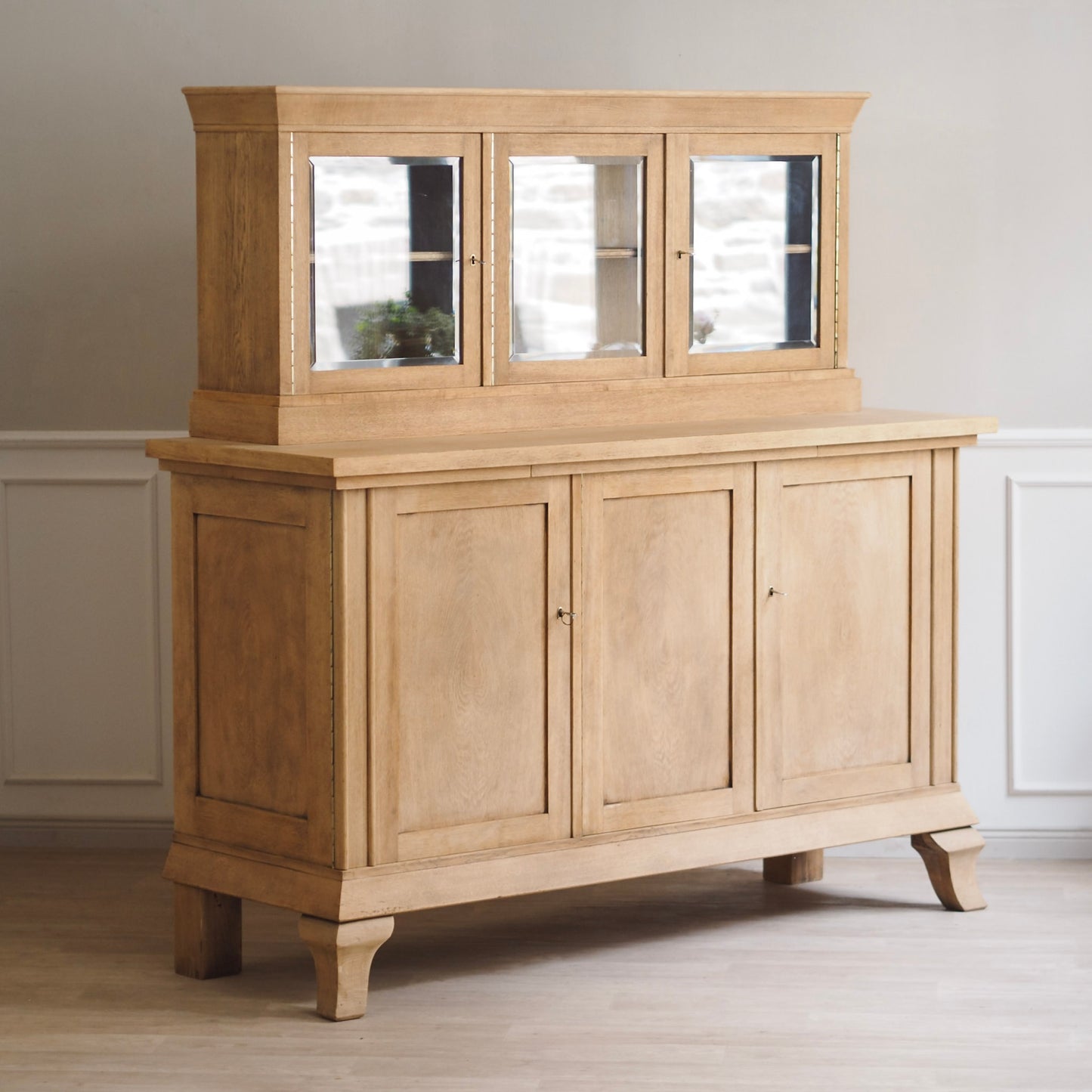 EPOCHE 1930 - Große Landhaus Anrichte / Buffet / Vitrinenschrank aus heller Eiche