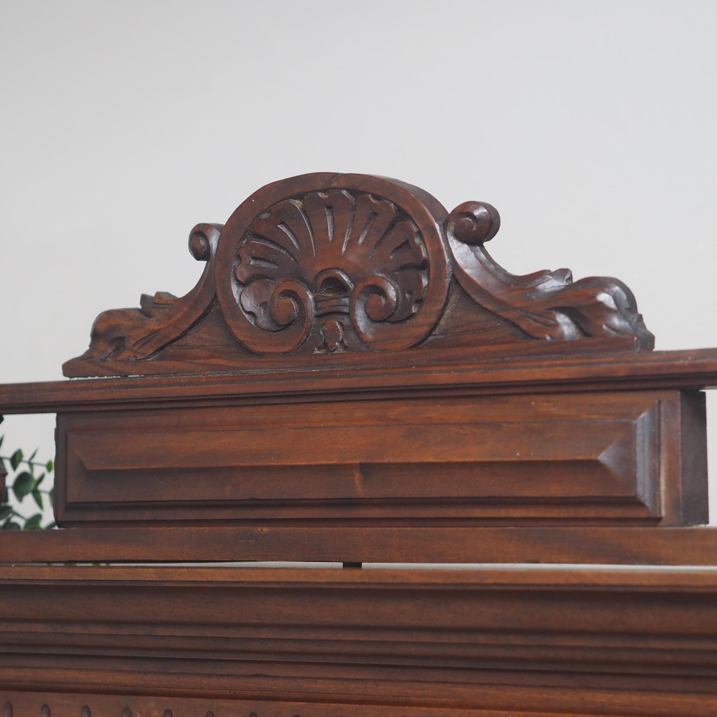 EPOCHE 1890 - Gründerzeit Buffet Kredenz Nussbaum