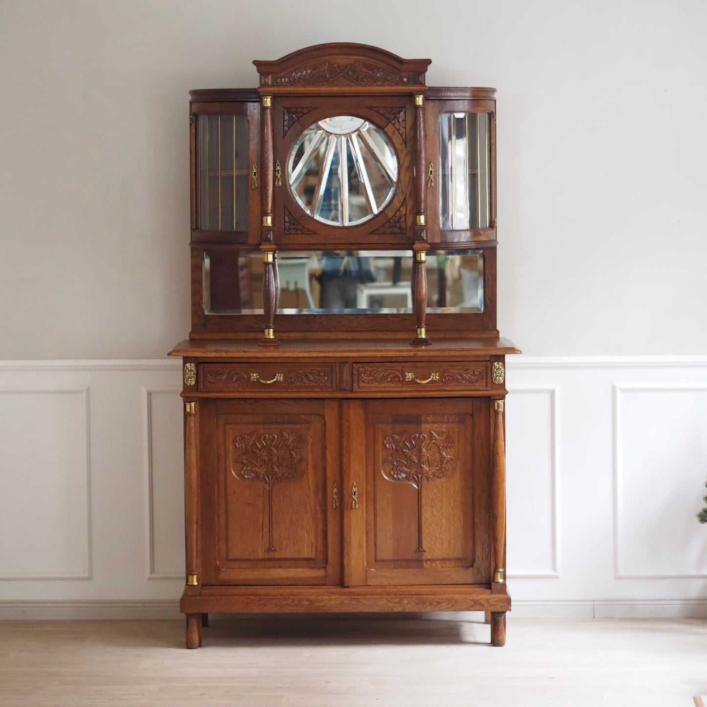 EPOCHE 1900 - Prächtiges Jugendstil Buffet mit Spiegel - Anrichte mit Facettenglas