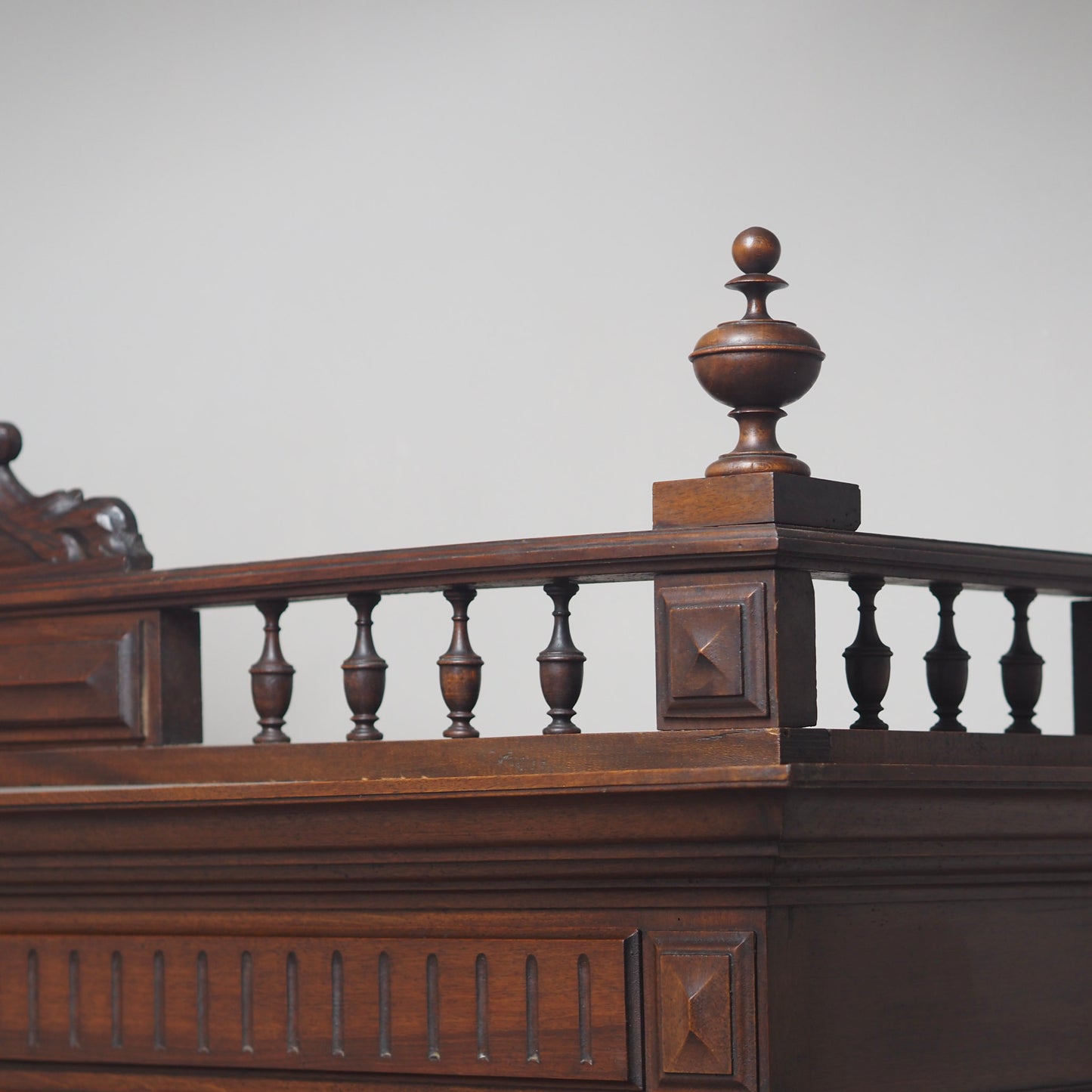 EPOCHE 1890 - Gründerzeit Buffet Kredenz Nussbaum