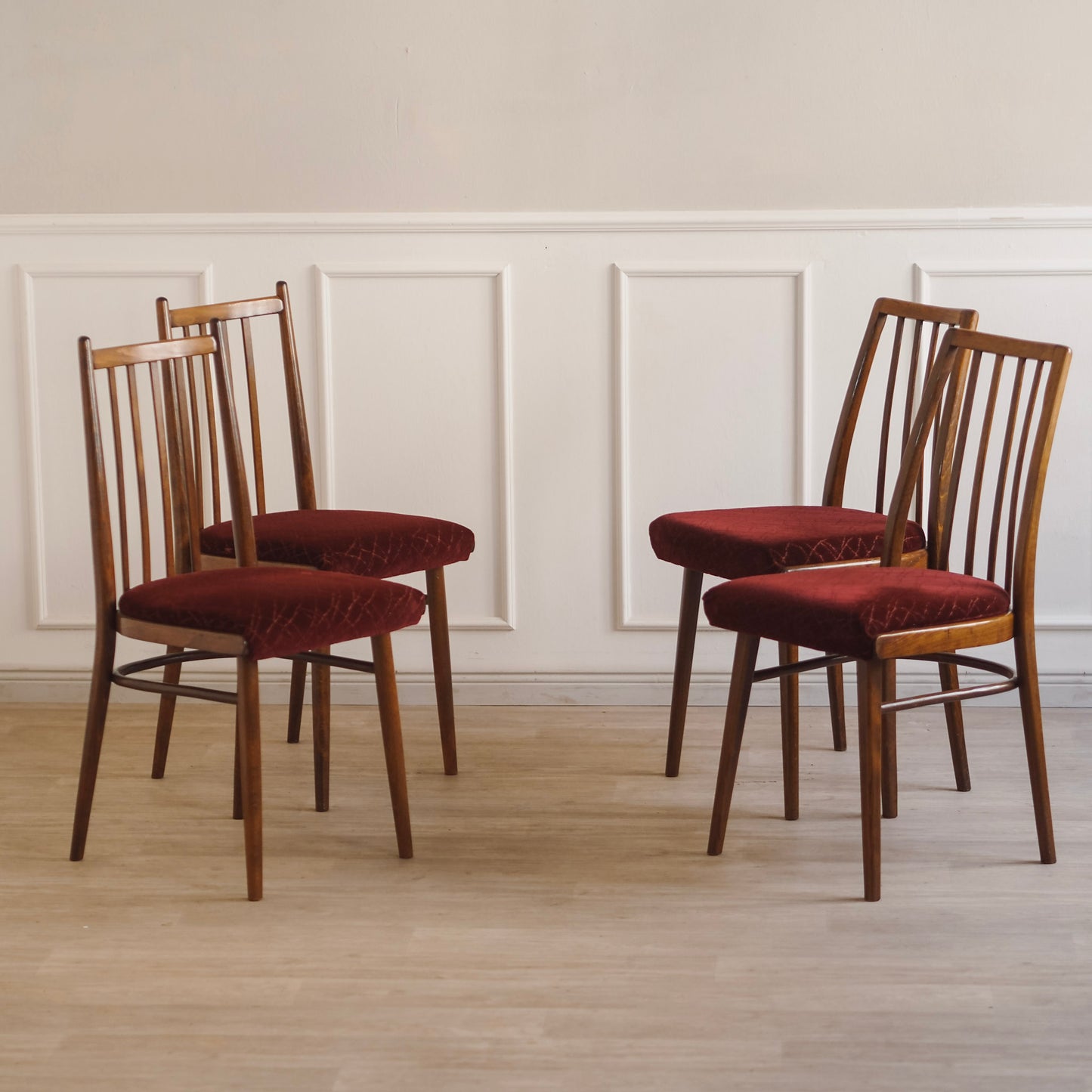 EPOCHE 1960 - Originale Midcentury Stühle, Stuhlset Weinrot