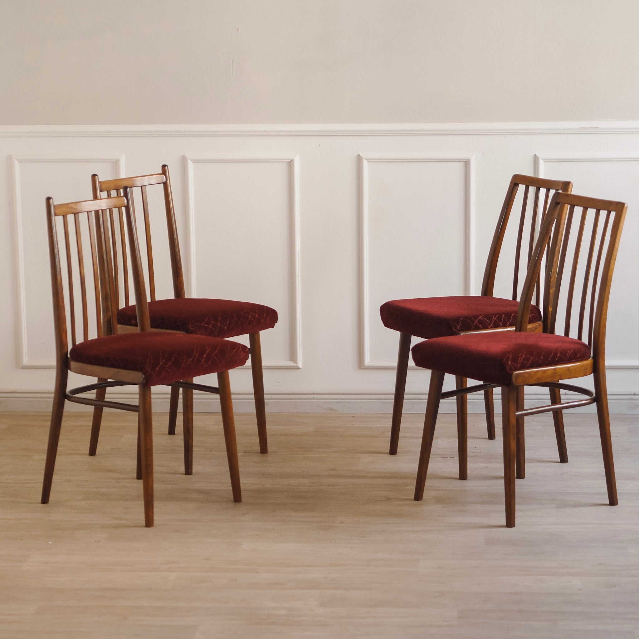 EPOCHE 1960 - Originale Midcentury Stühle, Stuhlset Weinrot