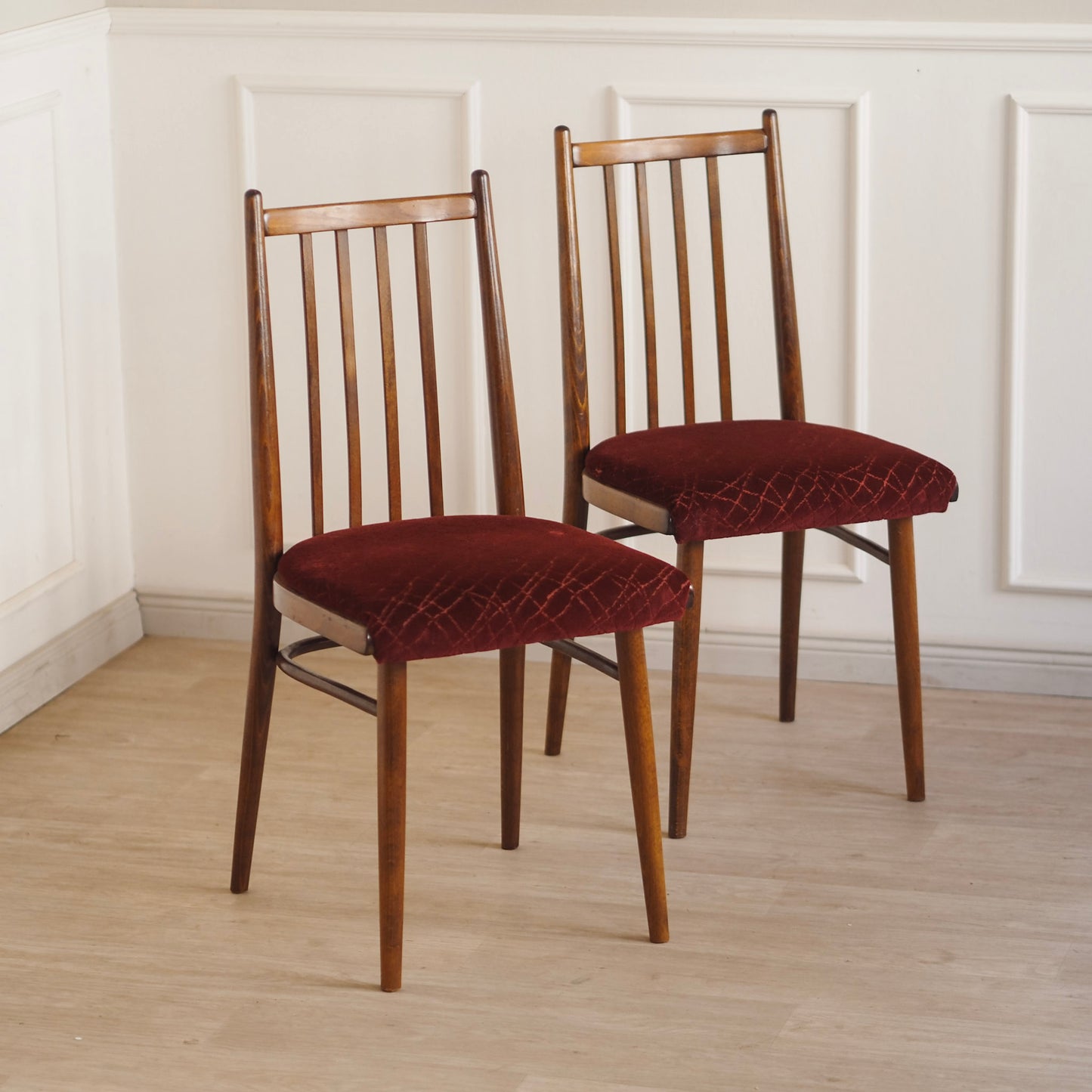 EPOCHE 1960 - Originale Midcentury Stühle, Stuhlset Weinrot
