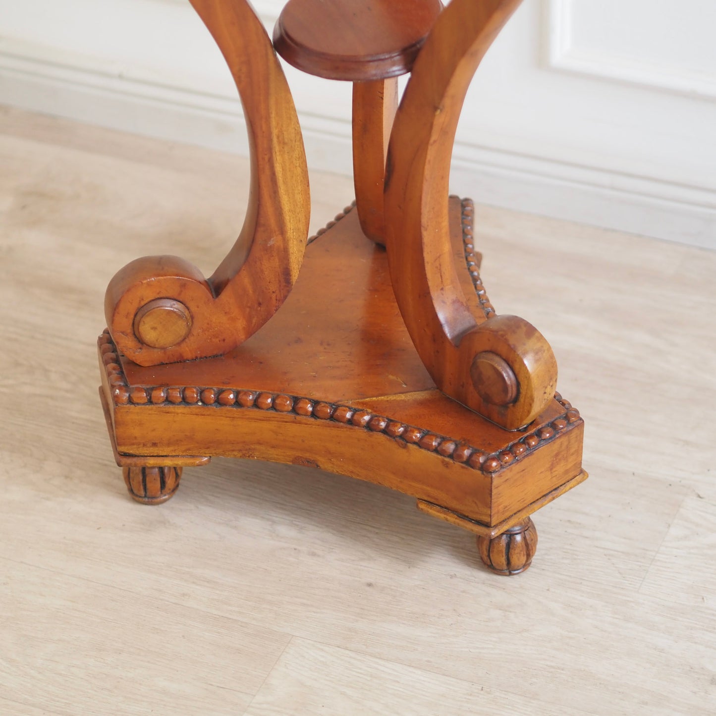 REPRO 1890 - Antiker Beistelltisch Blumenhocker im Biedermeier Stil