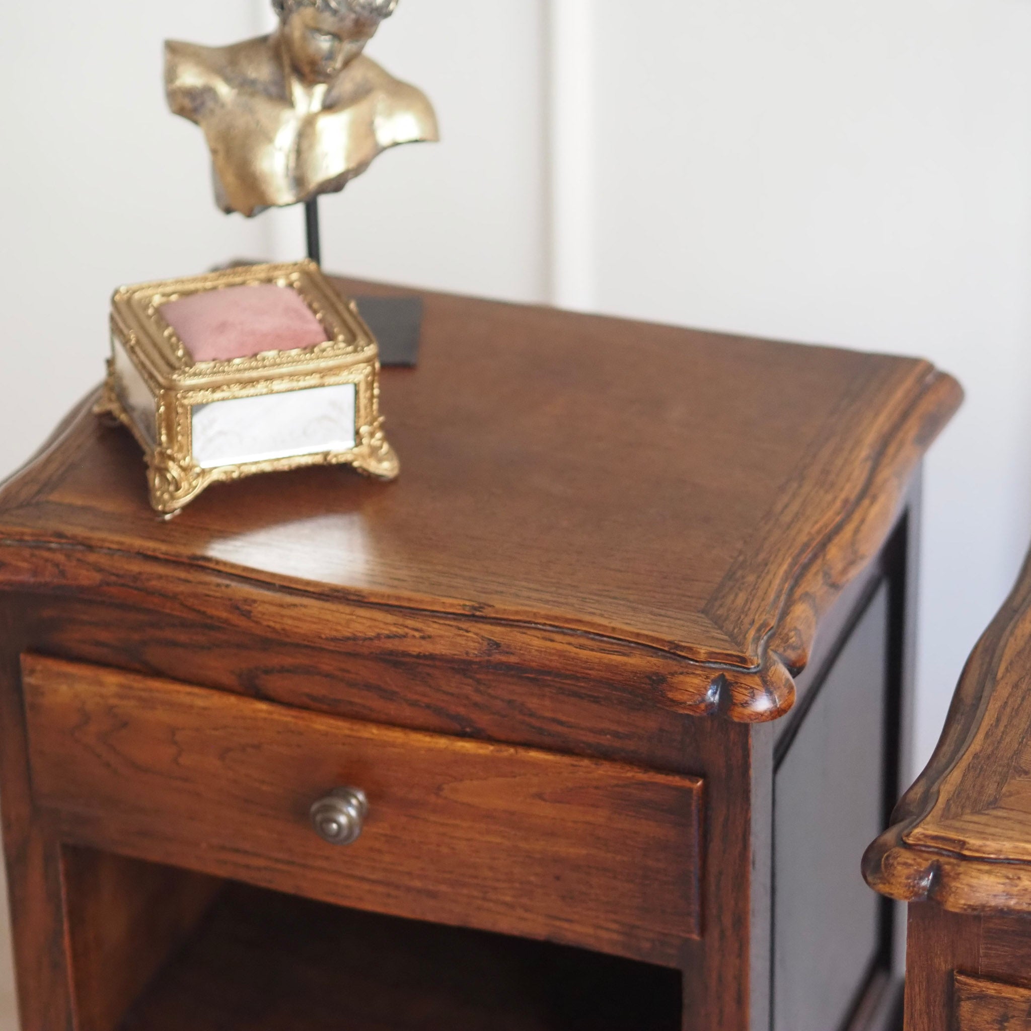 EPOCHE 1920 - Antikes Paar französischer Nachttische - Vintage Nachtschrank Set