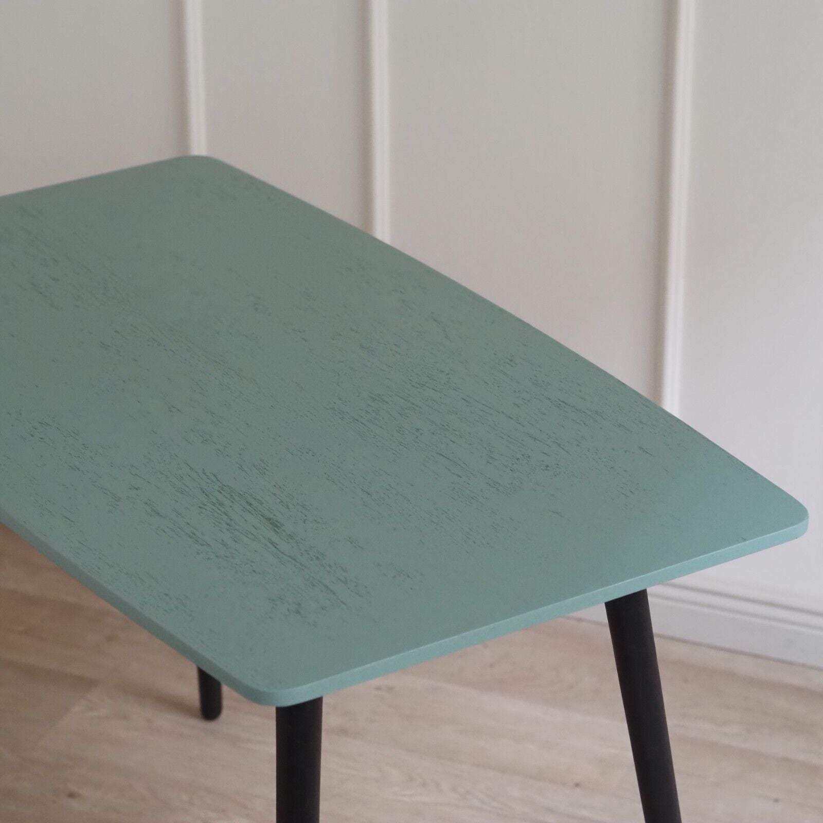 EPOCHE 1960 Beistelltisch Midcentury Design Mintgrün Sofatisch skandinavisch