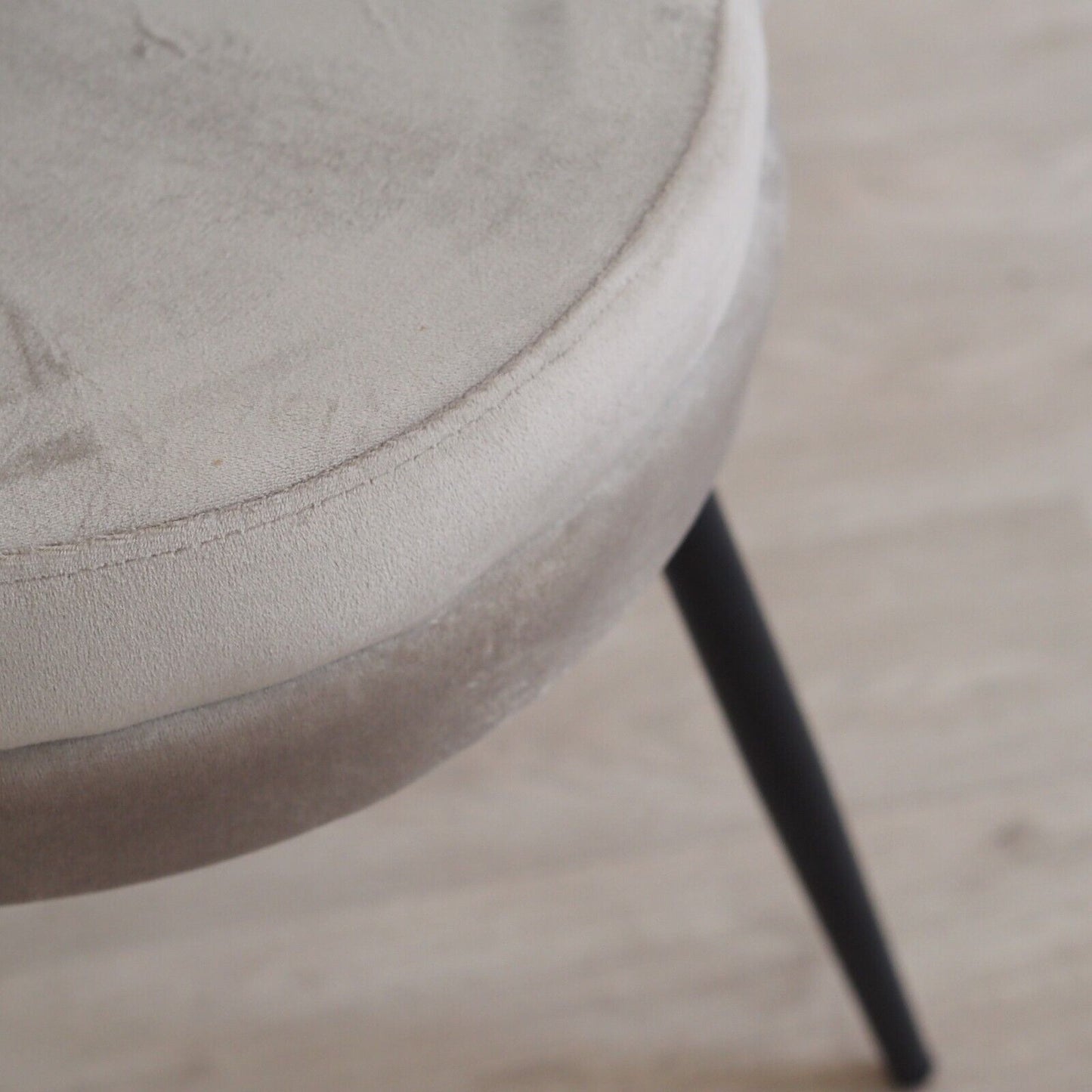 -NEU- Esszimmerstuhl Muschel Sessel grau beige Samt Schminkstuhl modern Vintage