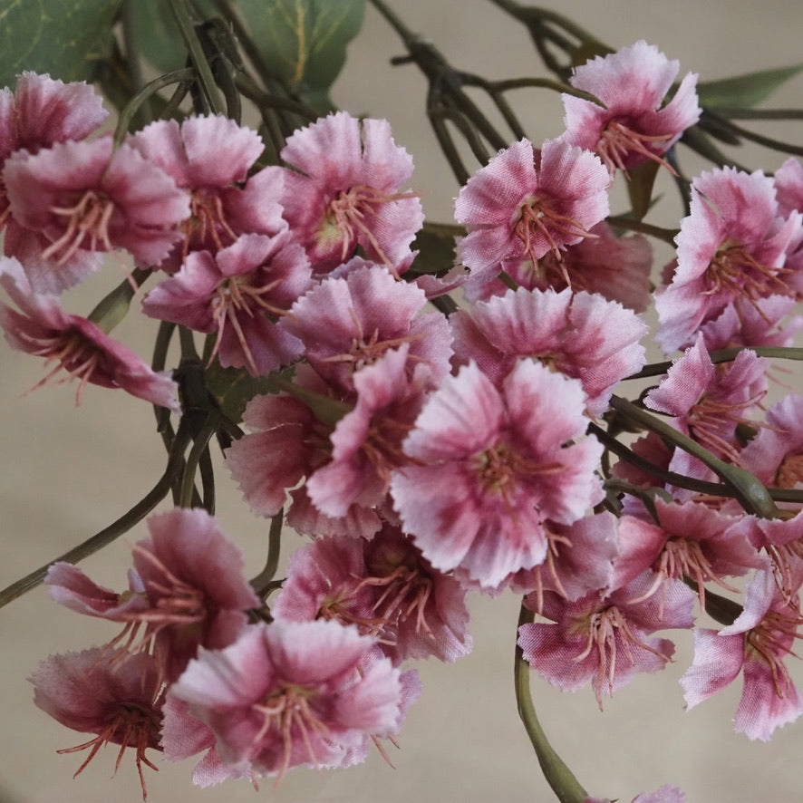 Deko-Zweig mit Blüten · Kleiner Blütenzweig in Altrosa mit textiler Blütenflora