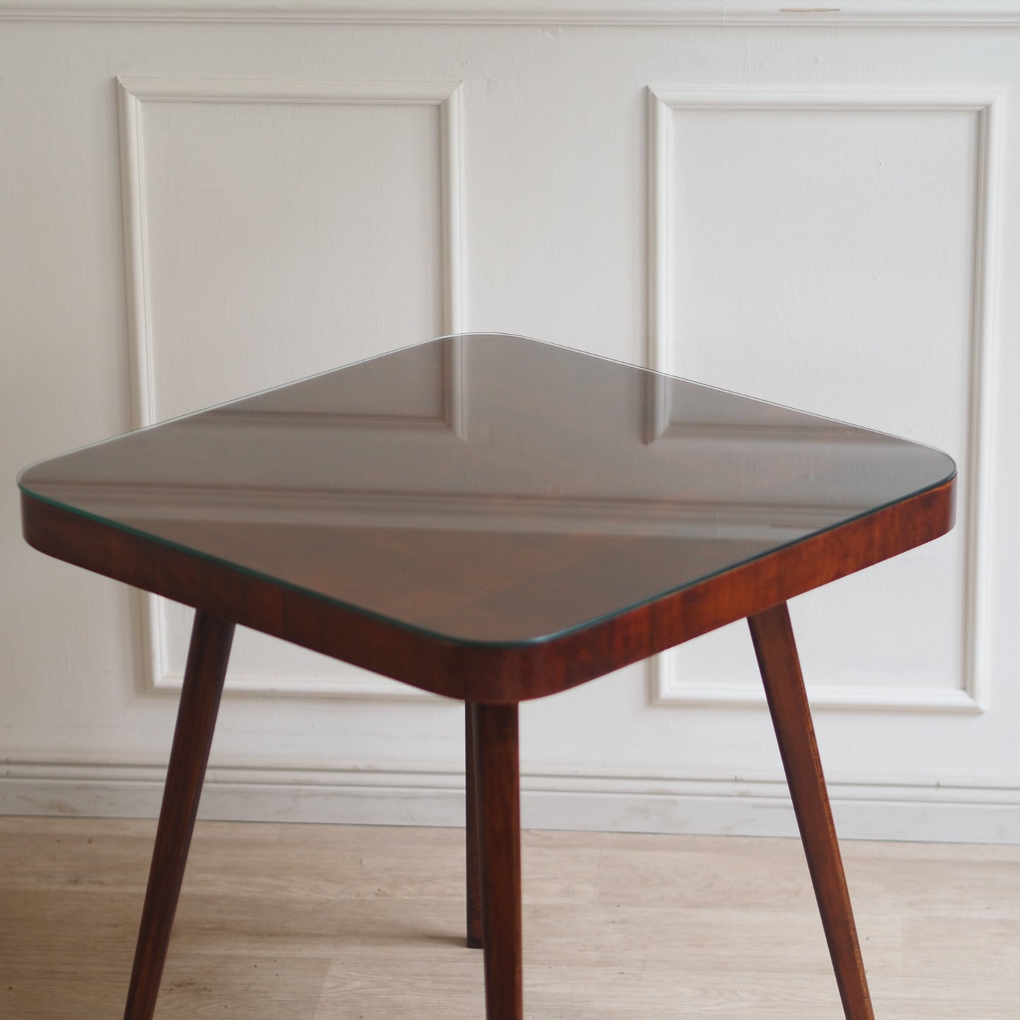 EPOCHE 1960 - Mid Century Beistelltisch mit Glasplatte