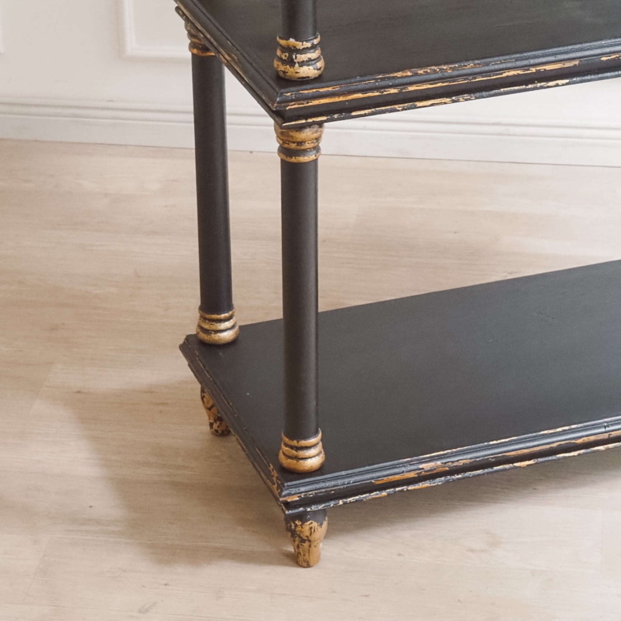 Stilvolles Etagerenregal in schwarz gold - NEU - reproduziert im antiken Stil, Holz