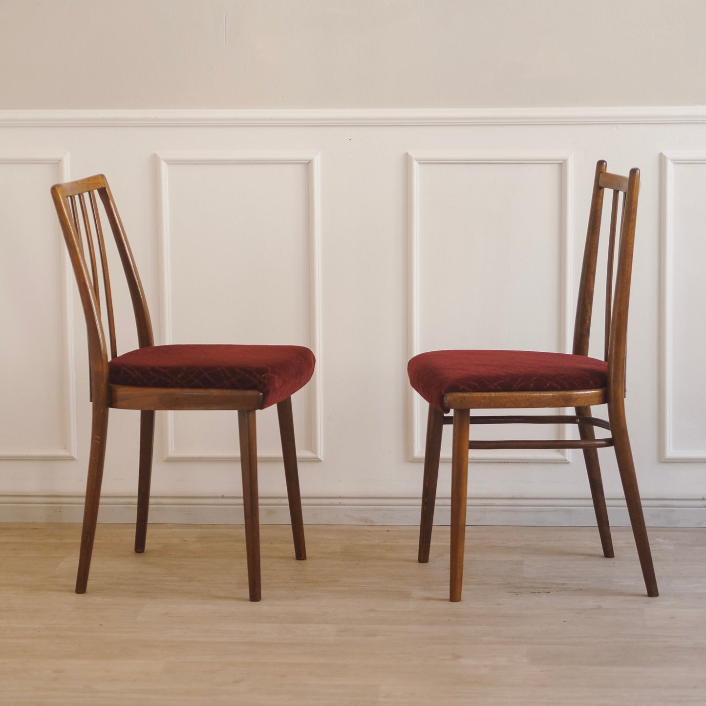 EPOCHE 1960 - Originale Midcentury Stühle, Stuhlset Weinrot