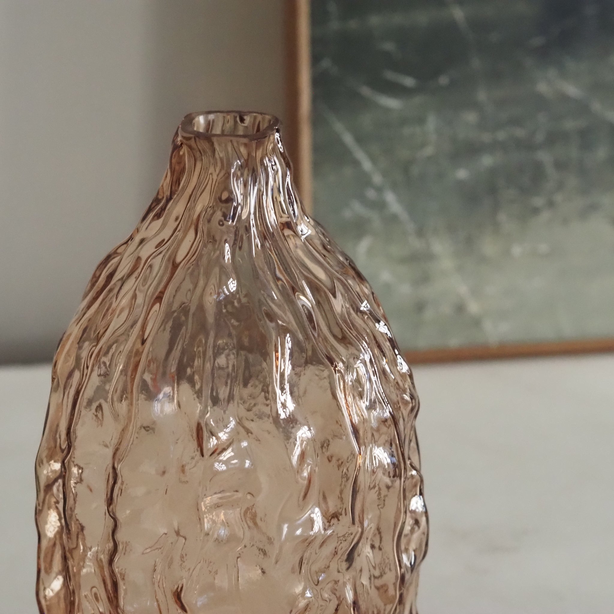 Glasvase Bernstein-Rosé · Strukturglas mit gewellter Oberfläche