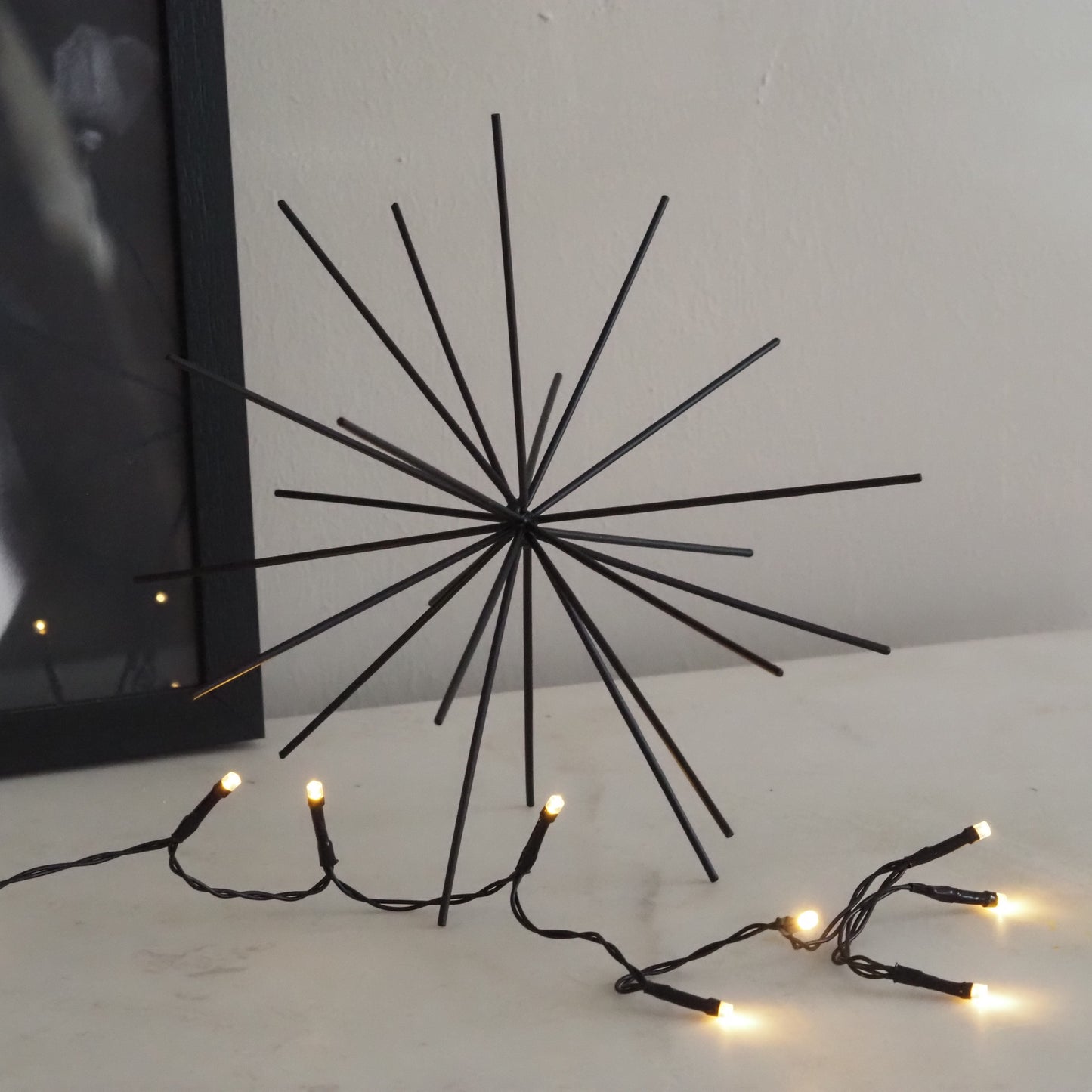 DECOR - NEW - Minimalistische Metallskulptur