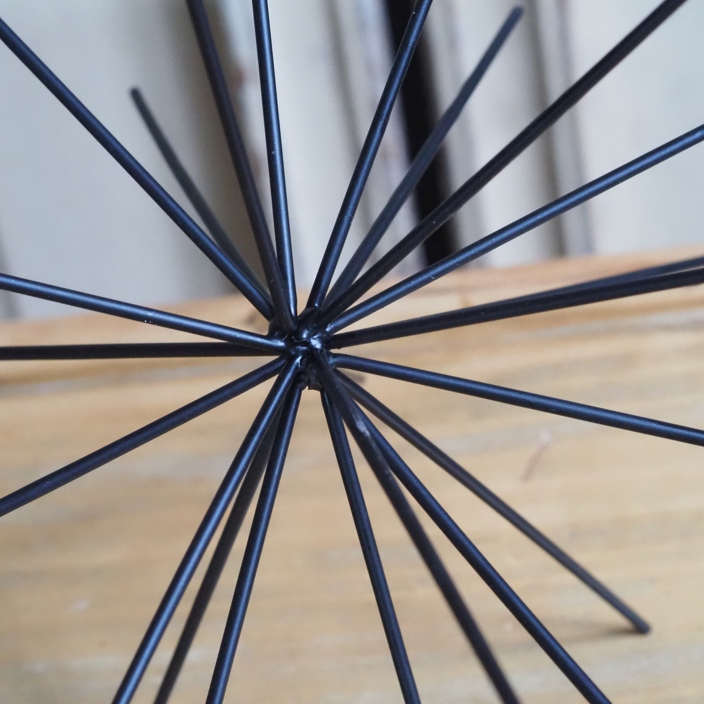 DECOR - NEW - Minimalistische Metallskulptur