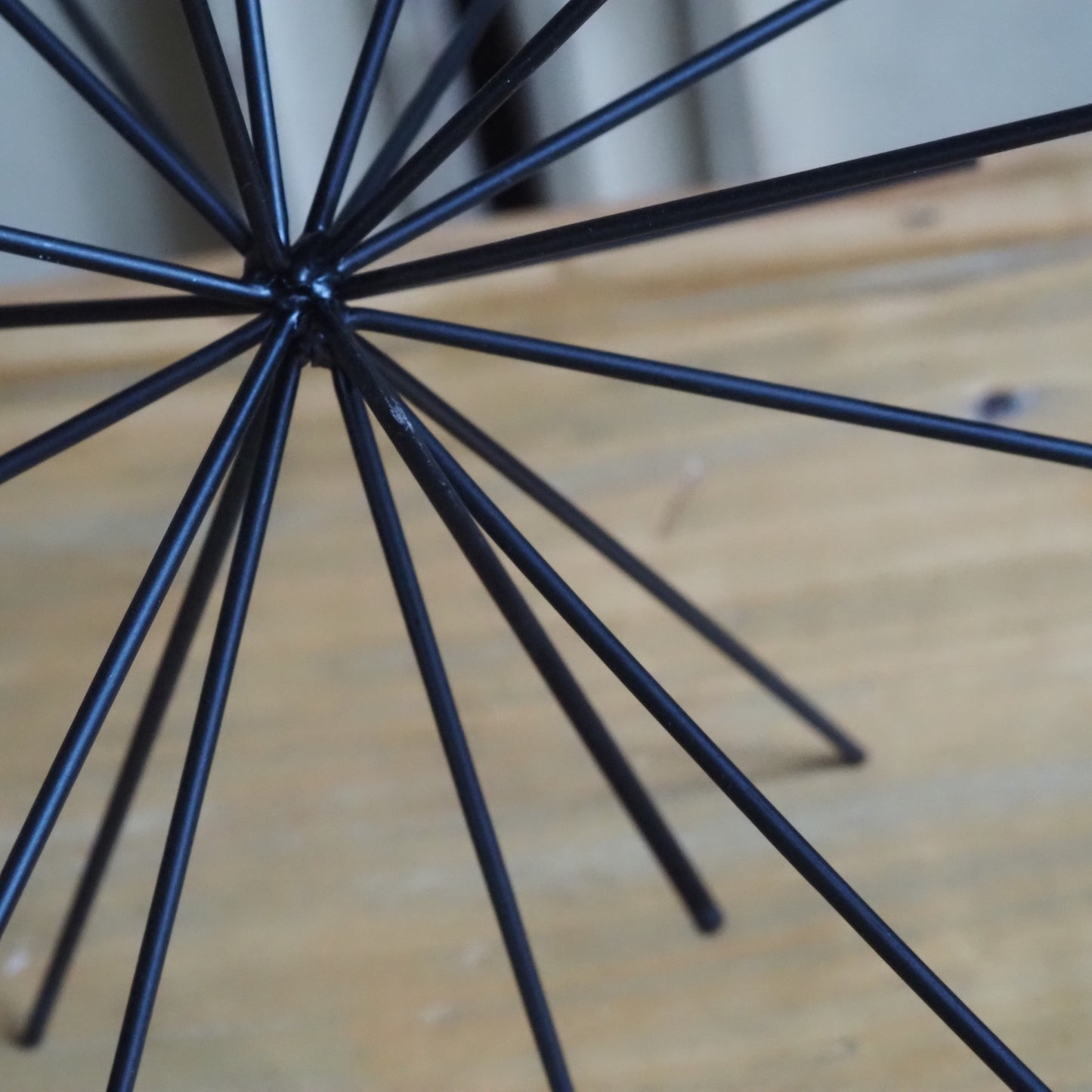 DECOR - NEW - Minimalistische Metallskulptur