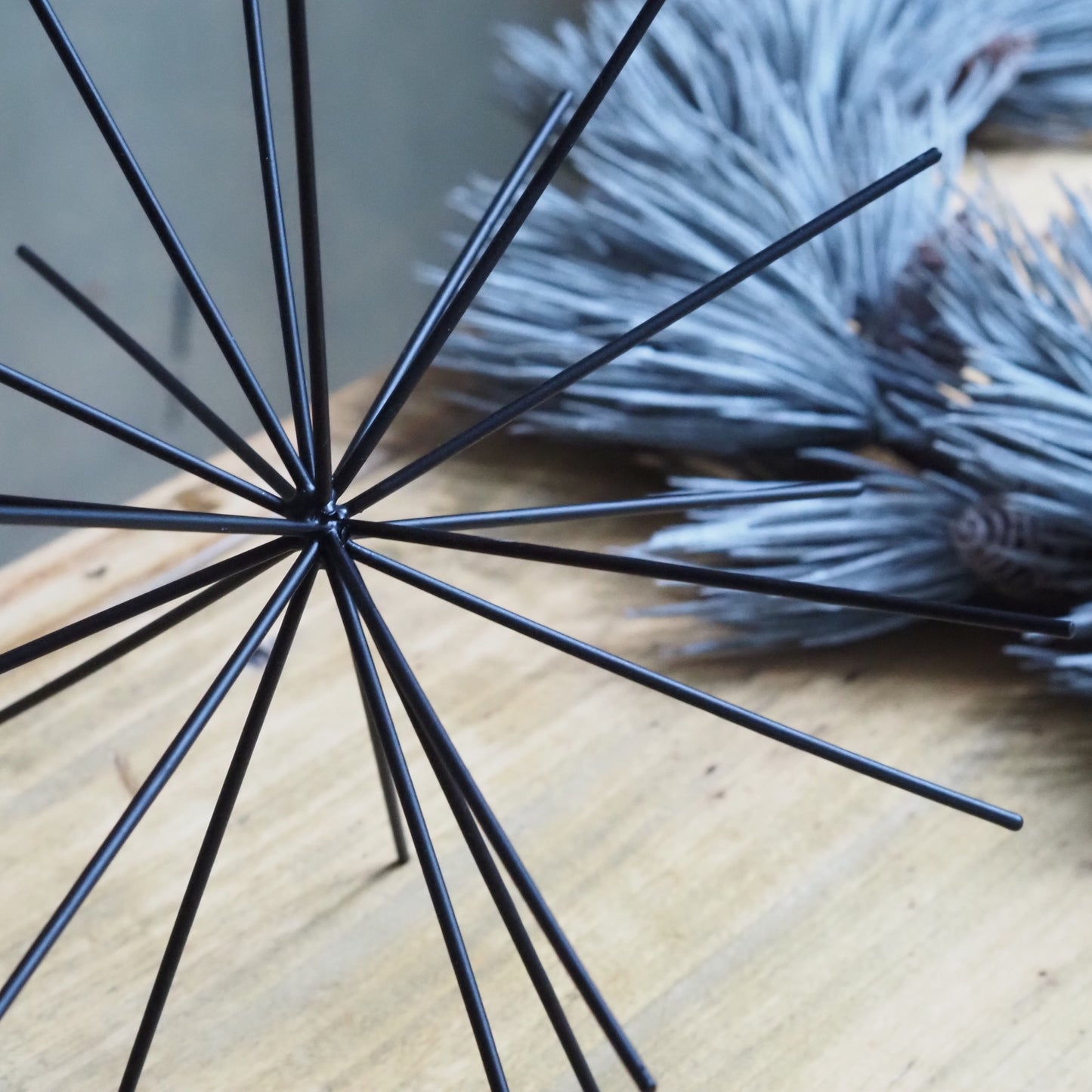 DECOR - NEW - Minimalistische Metallskulptur