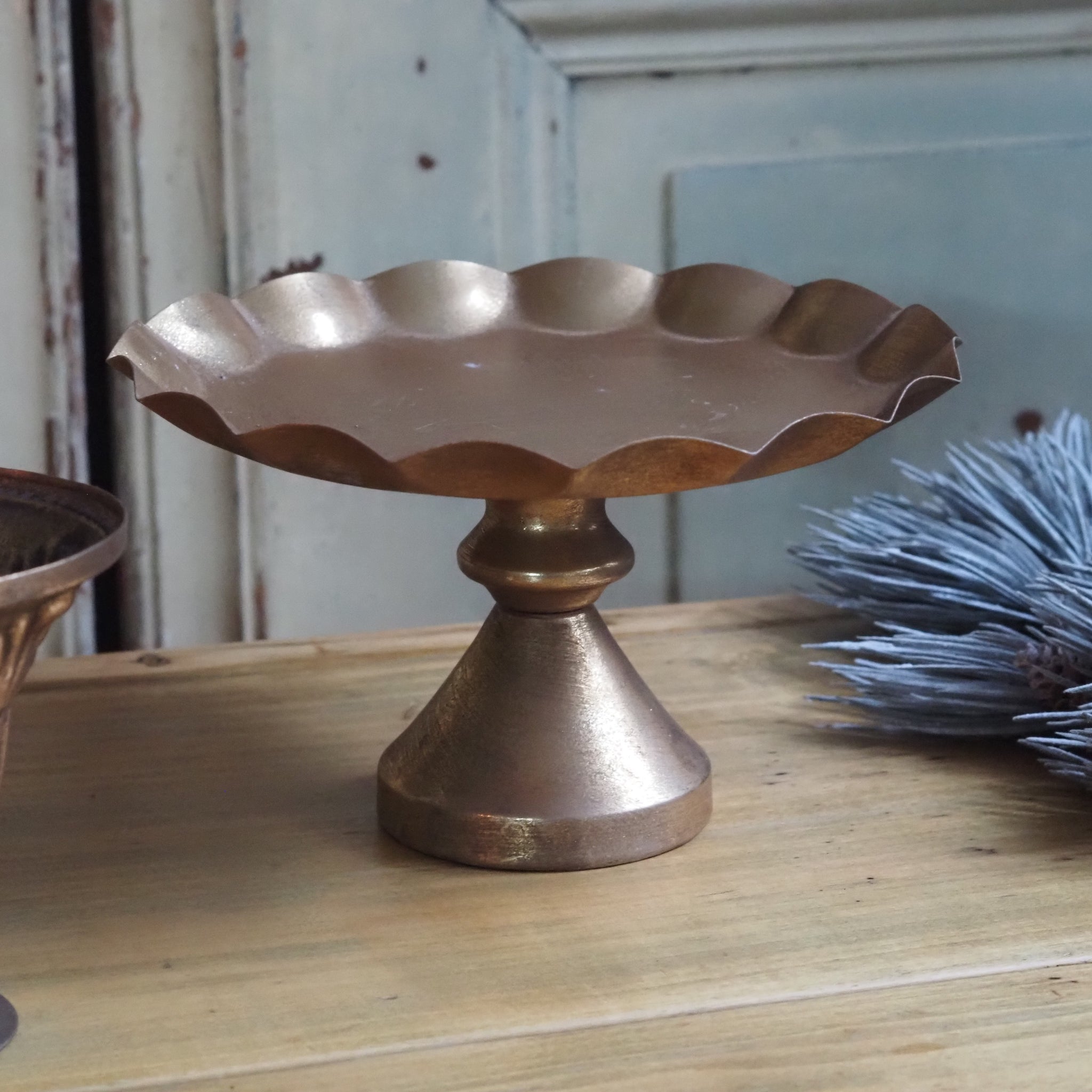 DECOR - NEW - Goldene Dekoschale auf Fuß