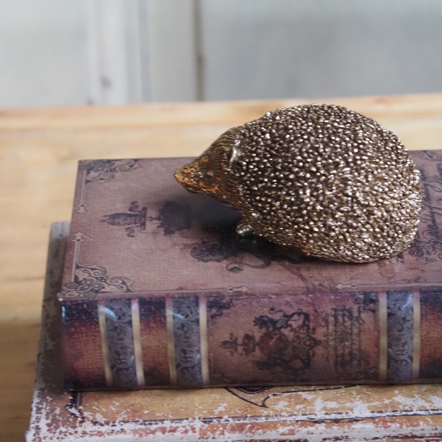 DECOR - NEW - Goldene Igel Deko