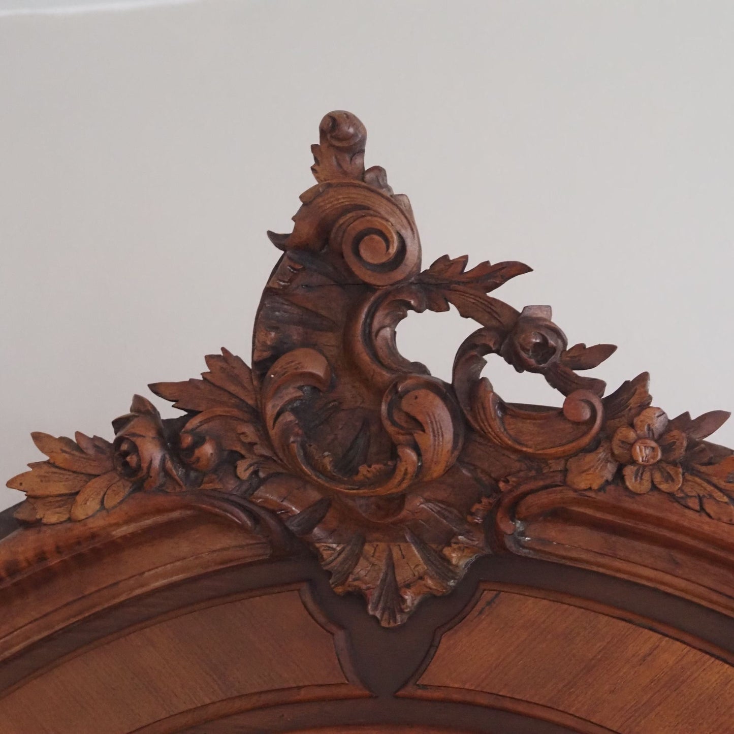 EPOCHE 1890 Kleiderschrank