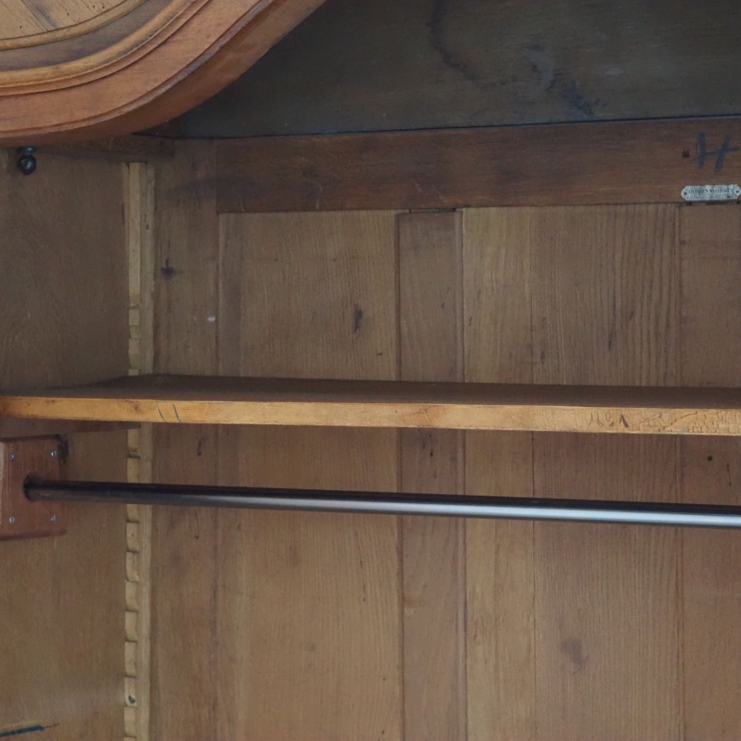 EPOCHE 1890 Kleiderschrank