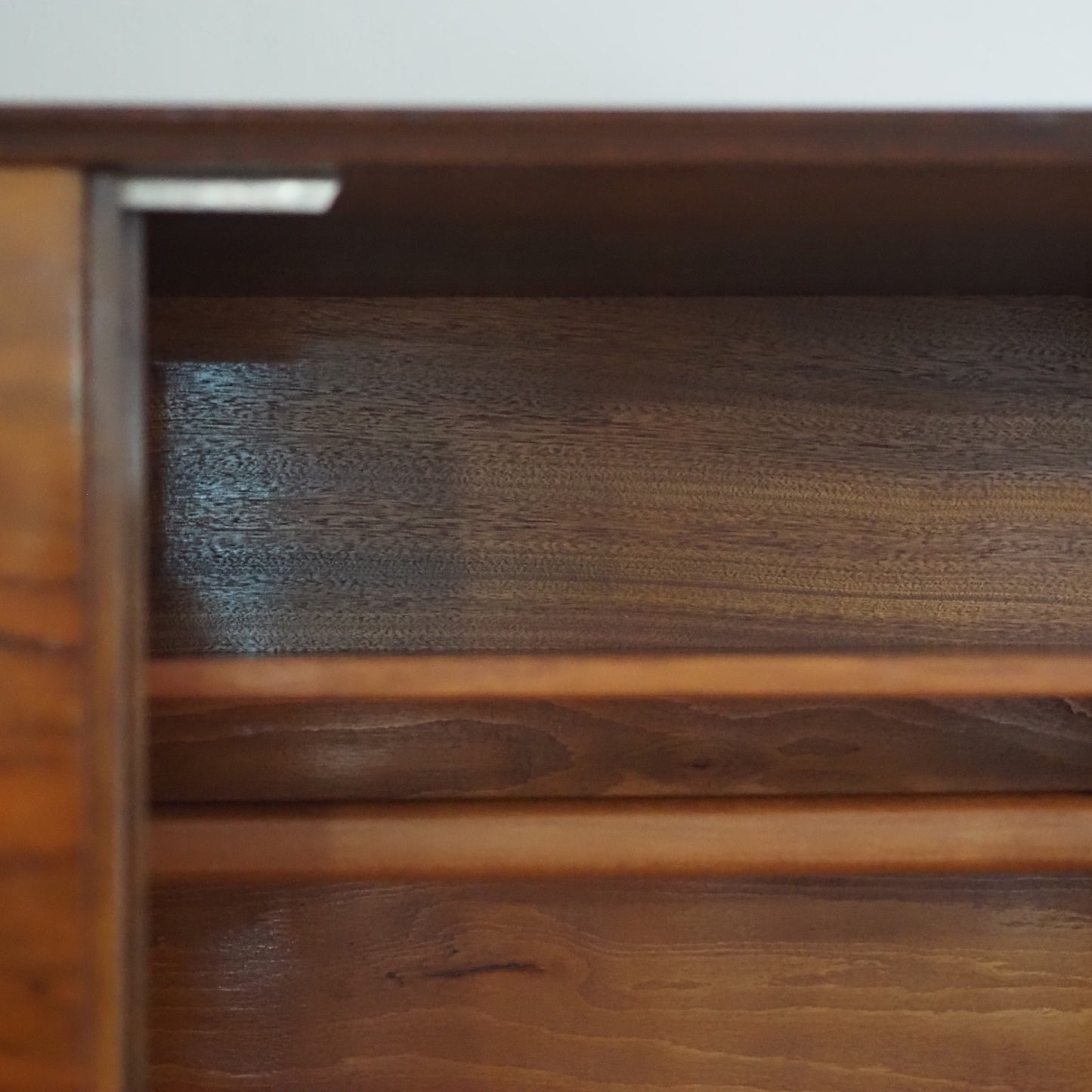 EPOCHE 1950 - Mid-Century Art Deco Kleiderschrank