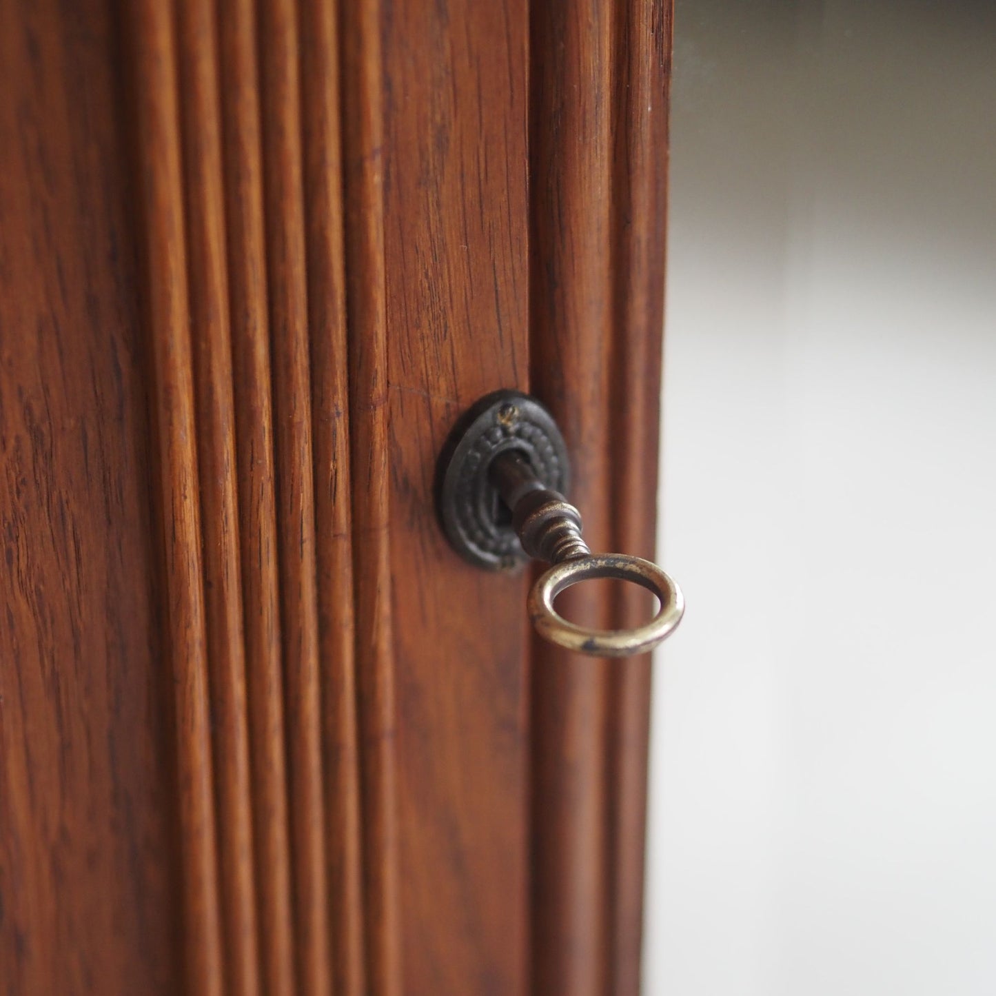 EPOCHE 1890 - Französischer Kleiderschrank mit Spiegel